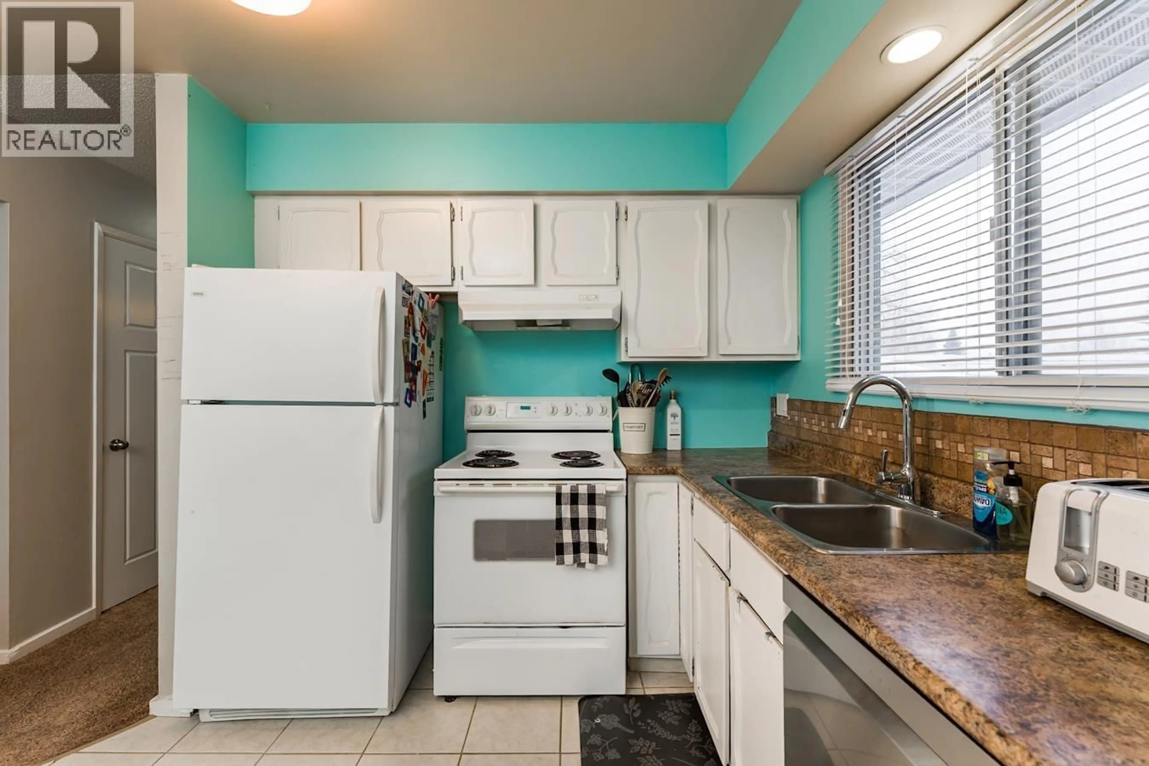 Standard kitchen, unknown for 7386 IMPERIAL PLACE, Prince George British Columbia V2N2T9