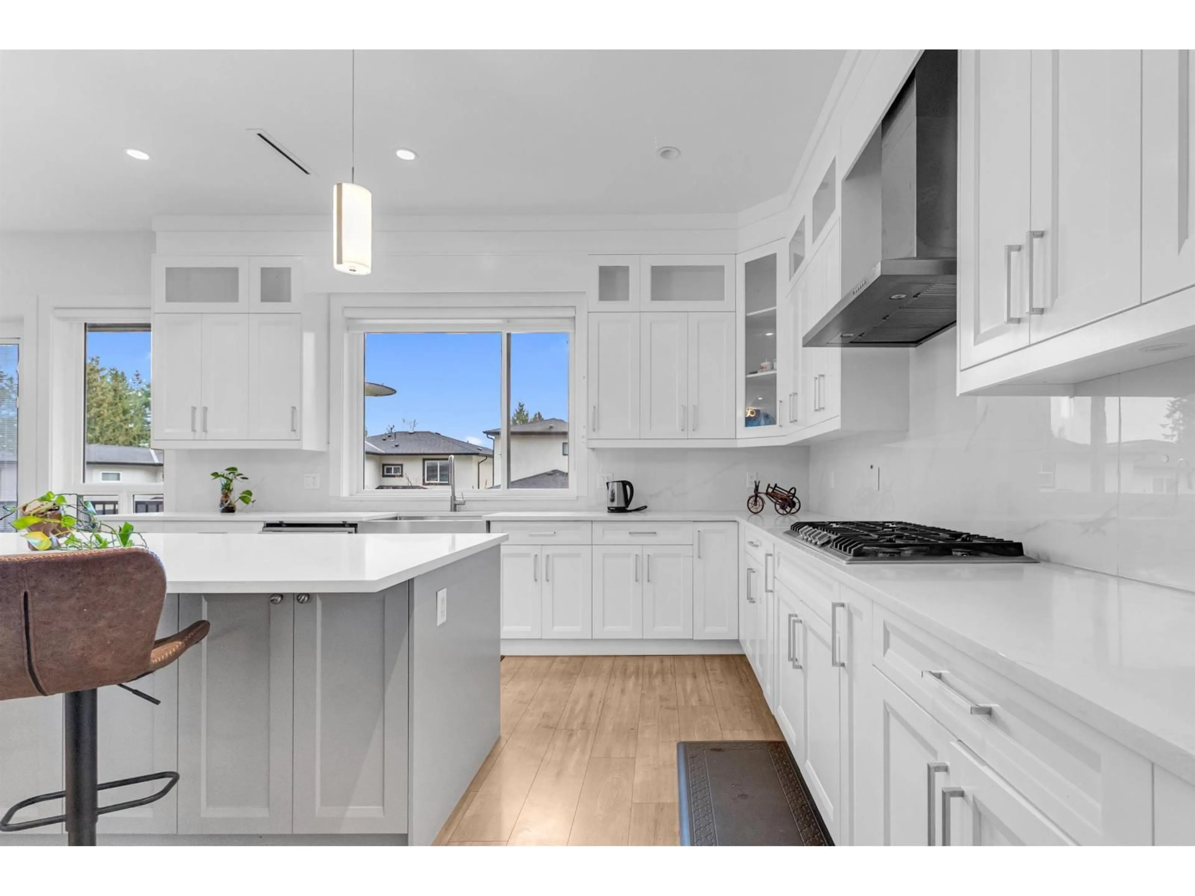 Open concept kitchen, unknown for 13995 79A AVENUE, Surrey British Columbia V3W2Z5