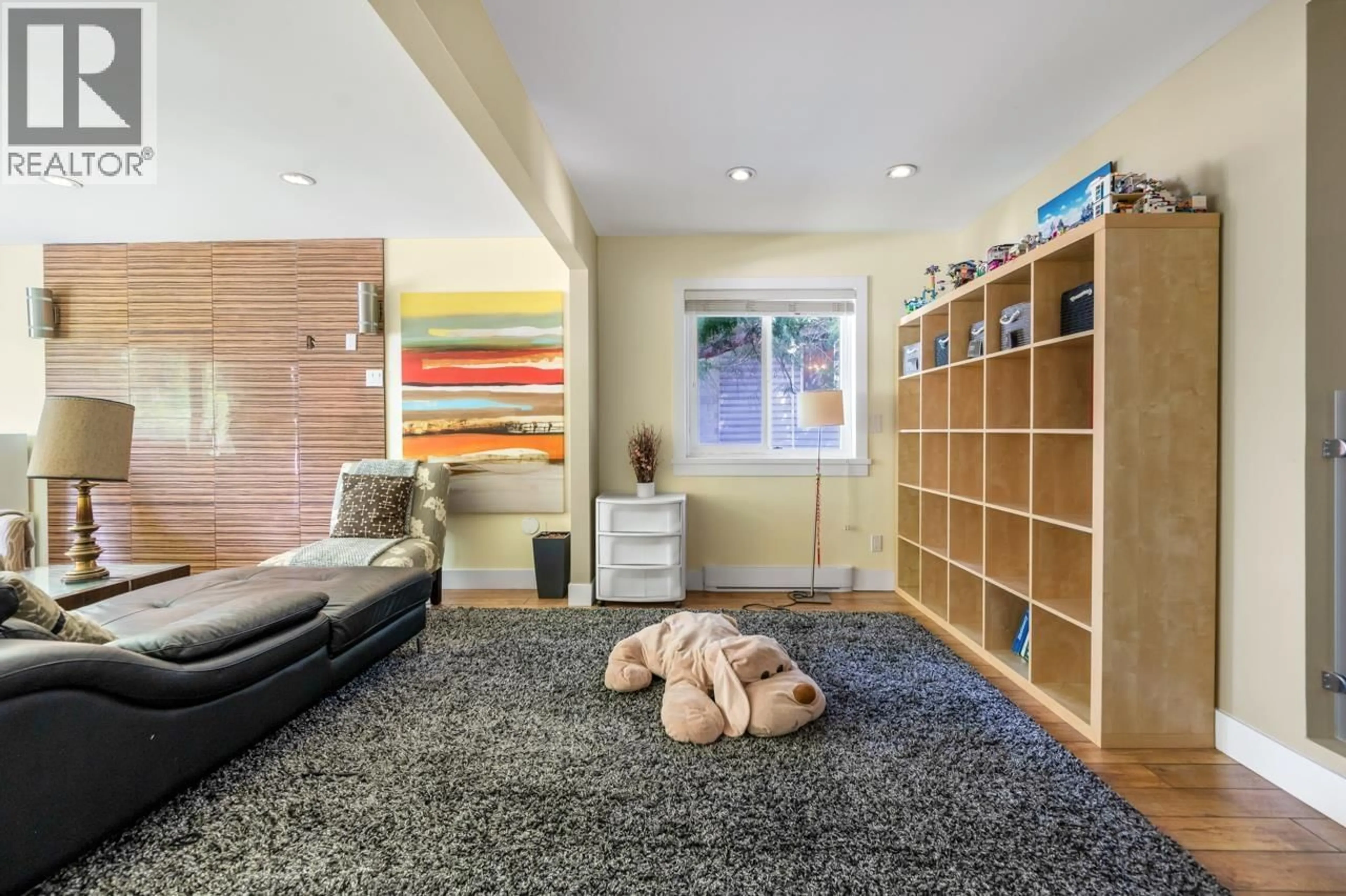 Living room with furniture, unknown for 7814 ROSEWOOD STREET, Burnaby British Columbia V5E2H1