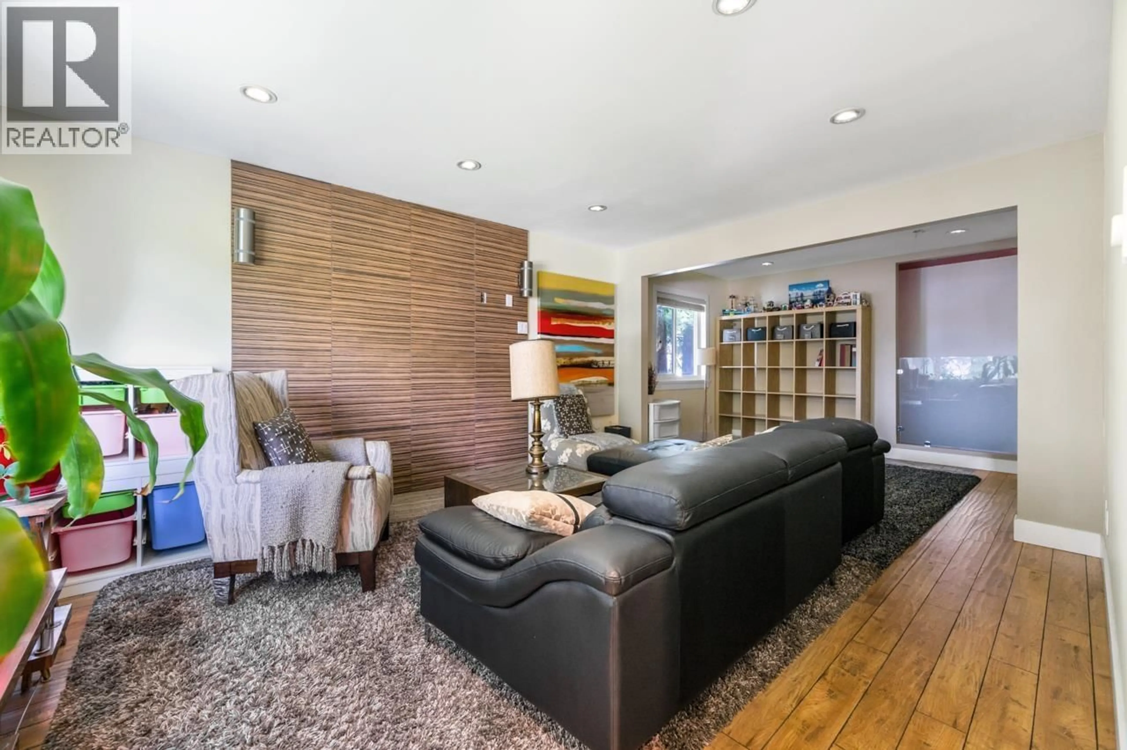 Living room with furniture, unknown for 7814 ROSEWOOD STREET, Burnaby British Columbia V5E2H1