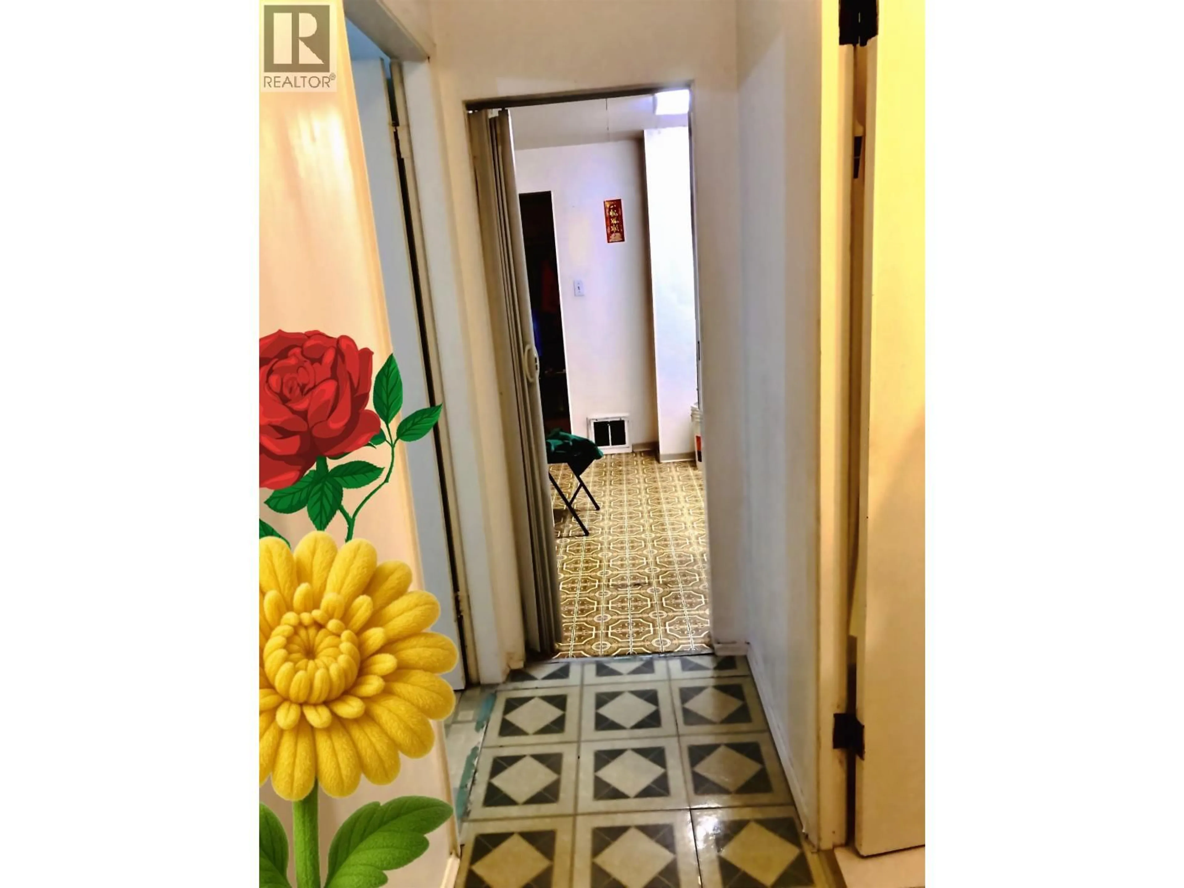 Indoor foyer for 946 KING EDWARD AVENUE, Vancouver British Columbia V5V2E6