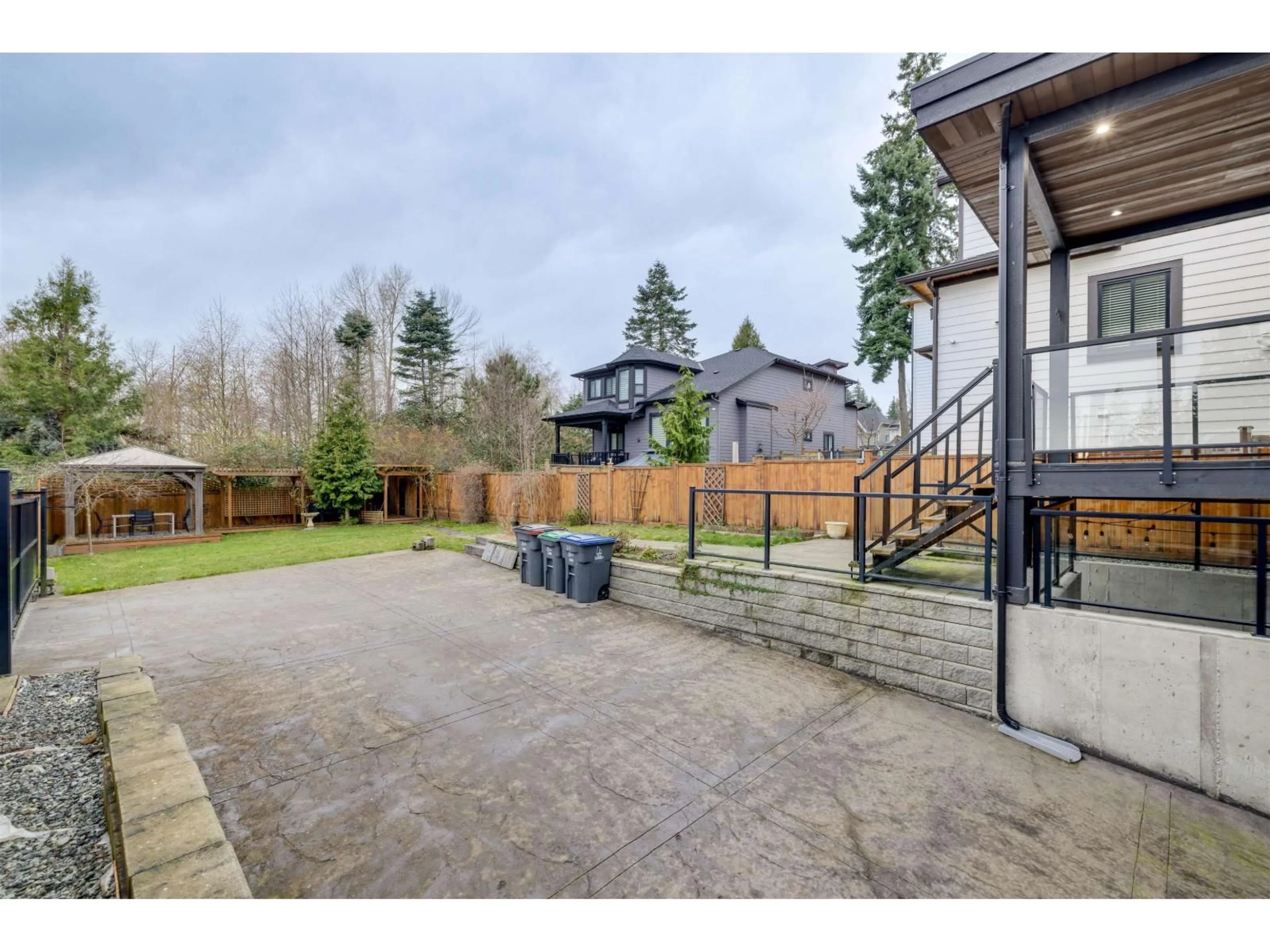 A pic from outside/outdoor area/front of a property/back of a property/a pic from drone, unknown for 2071 165 STREET, Surrey British Columbia V3Z0X6