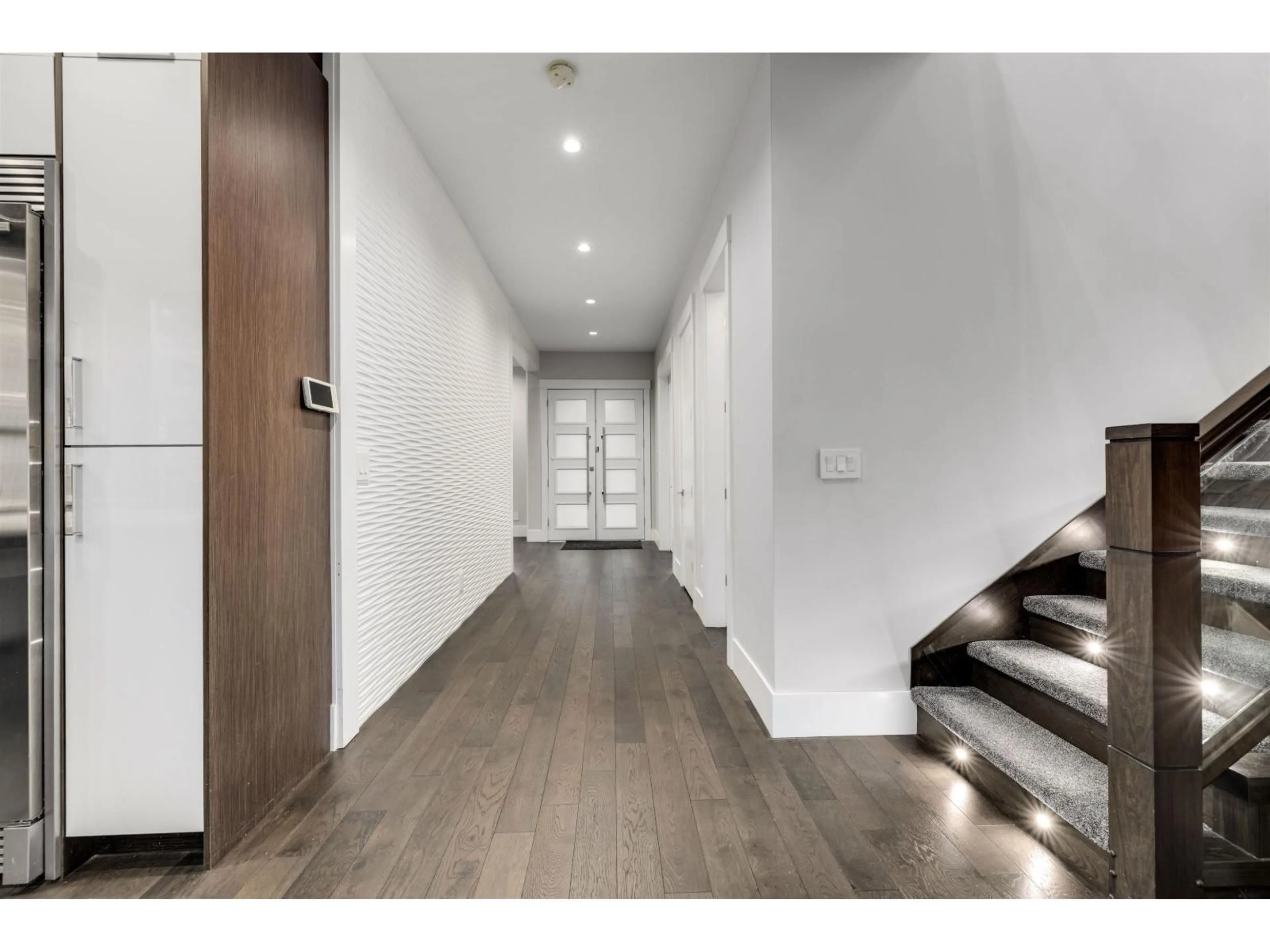 Indoor entryway for 2071 165 STREET, Surrey British Columbia V3Z0X6