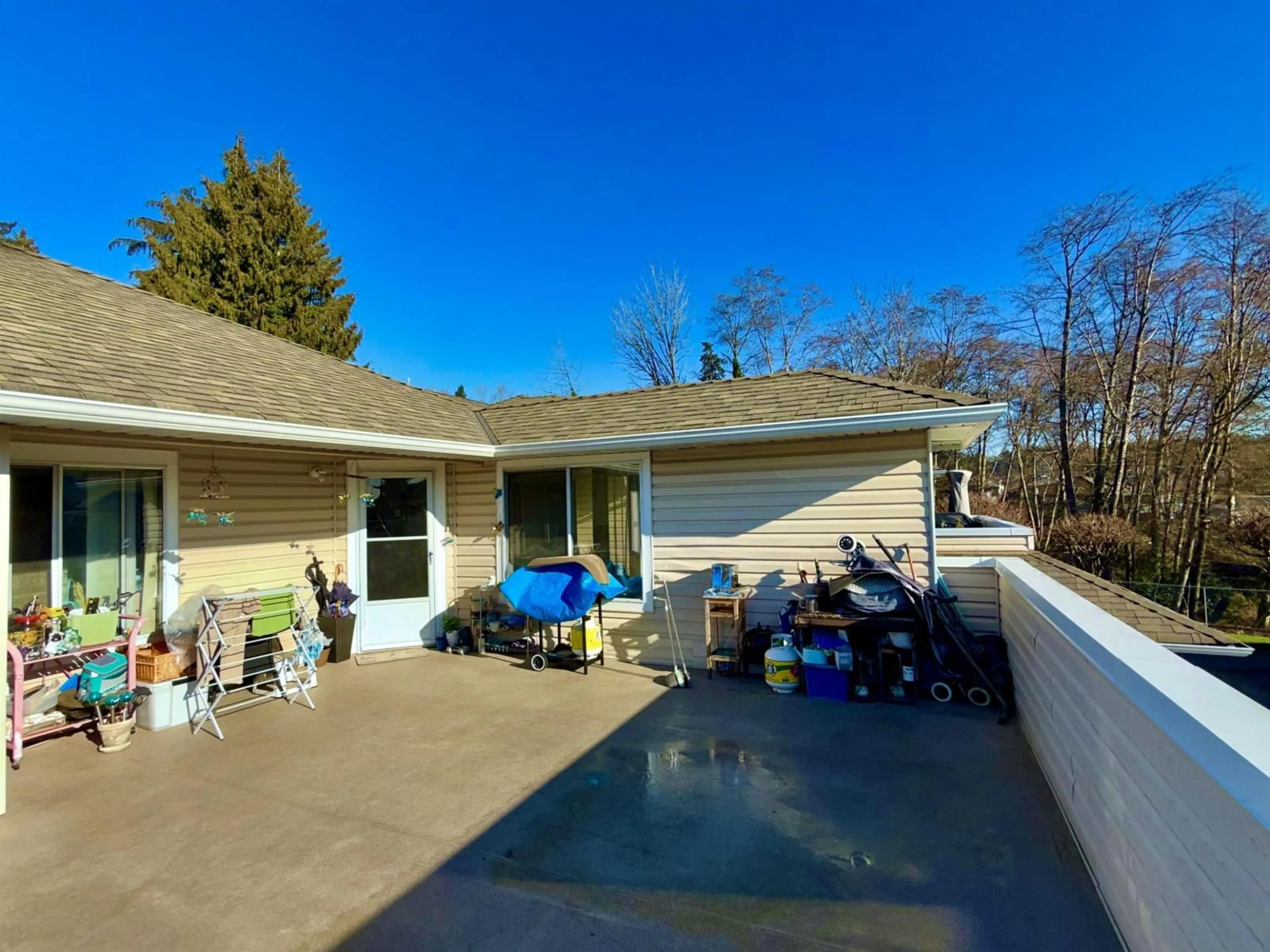 Patio, water/lake/river/ocean view for 212 - 9310 KING GEORGE HIGHWAY, Surrey British Columbia V3V5W3