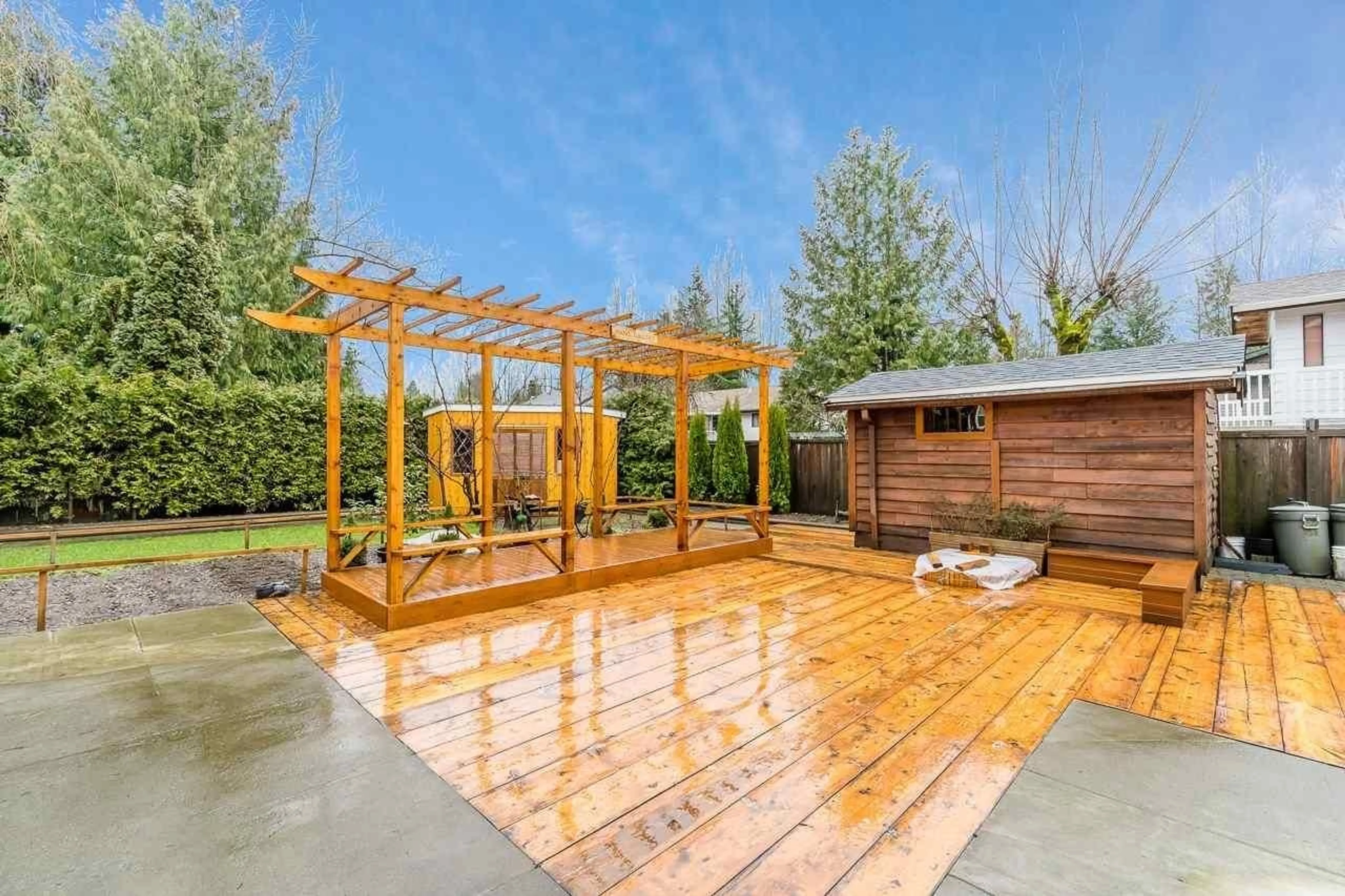 Patio, unknown for 14928 93A AVENUE, Surrey British Columbia V3R7A9