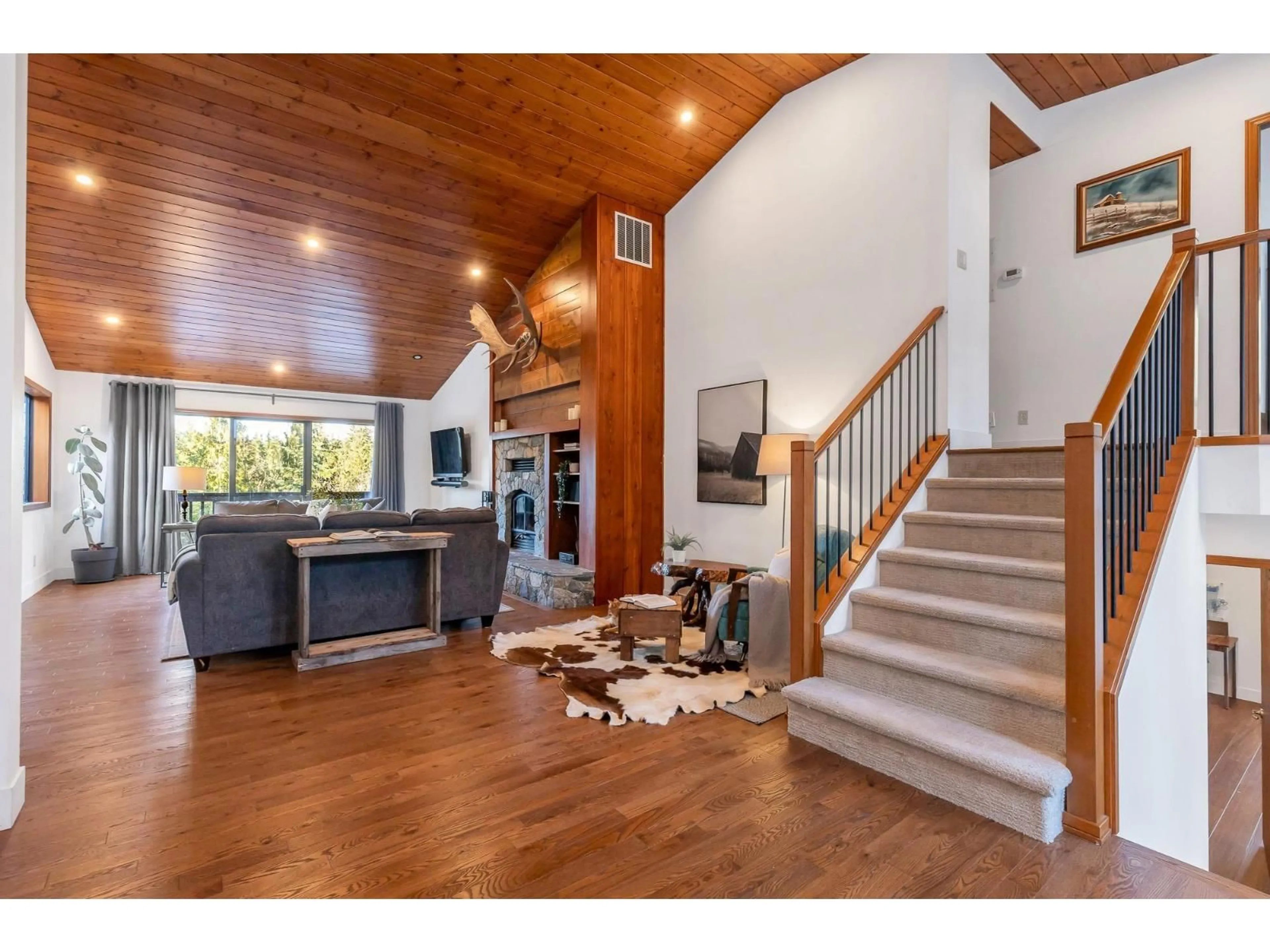 Indoor entryway for 12530 JOHNSON STREET, Mission British Columbia V4S1L5