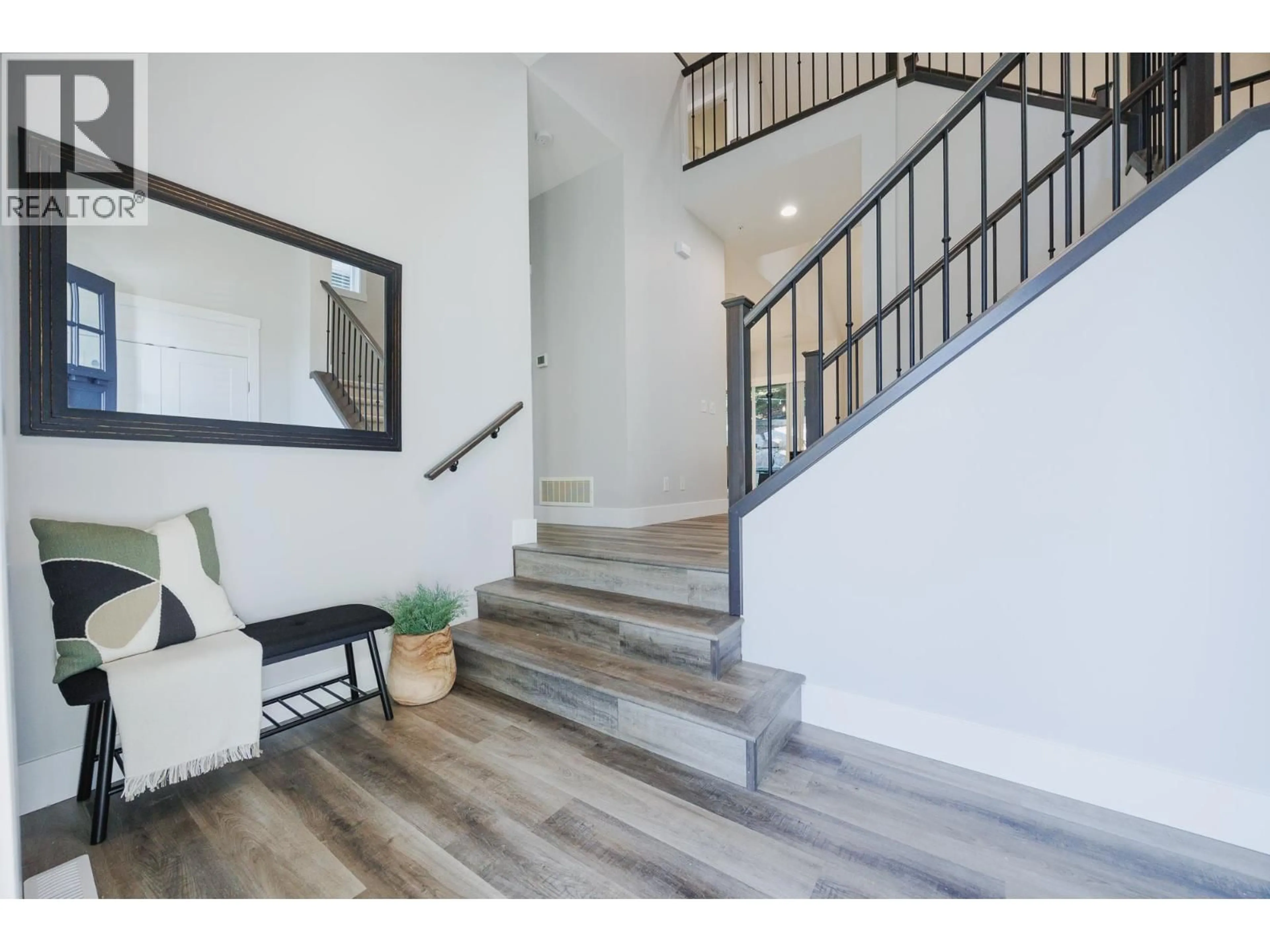 Indoor entryway for 13533 NELSON PEAK DRIVE, Maple Ridge British Columbia V4R0G1