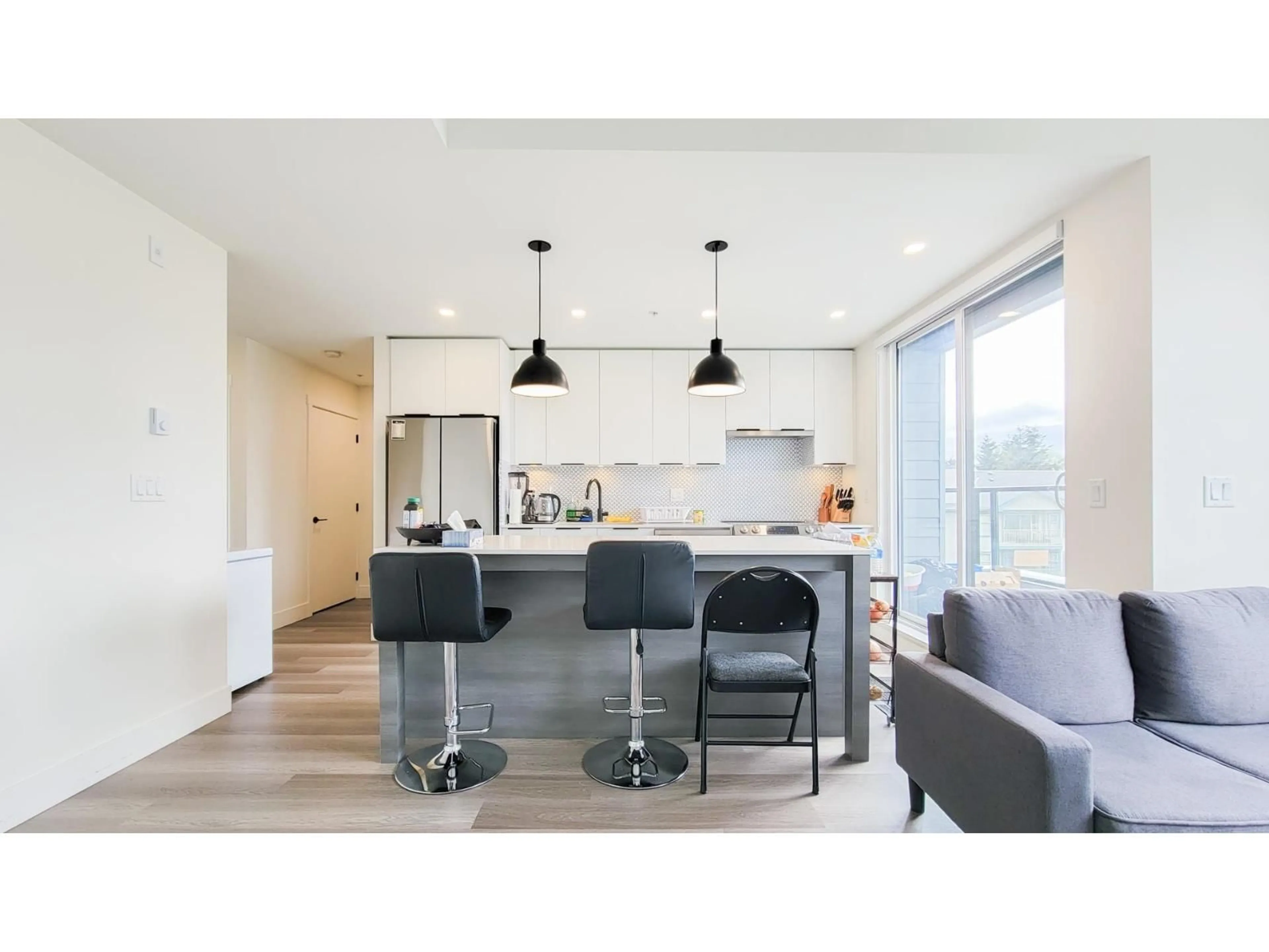 Open concept kitchen, unknown for 403 - 10778 138 STREET, Surrey British Columbia V3T0S5