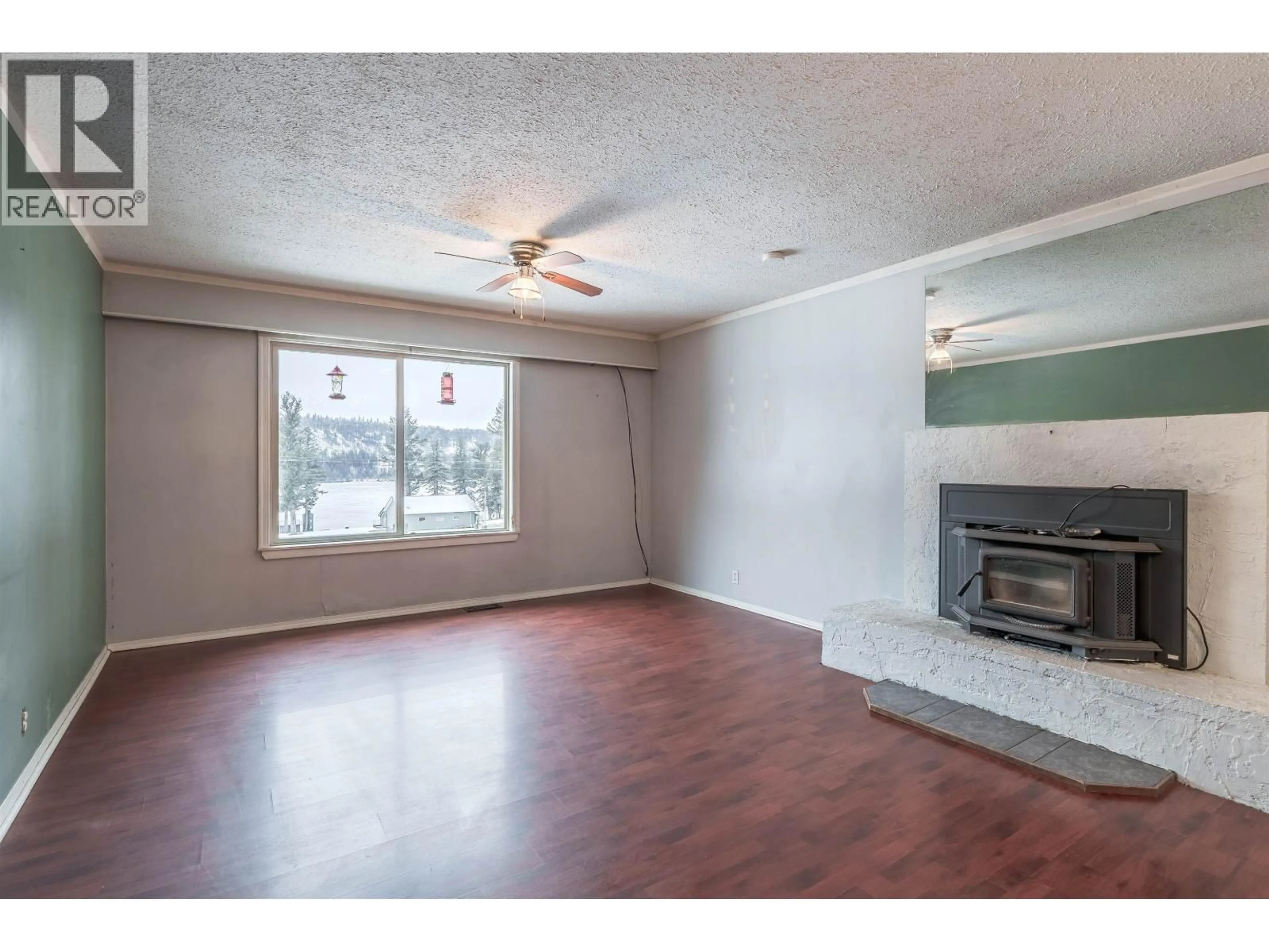 A pic of a room for 3559 CARIBOO 97 HIGHWAY, Lac La Hache British Columbia V0K1T1