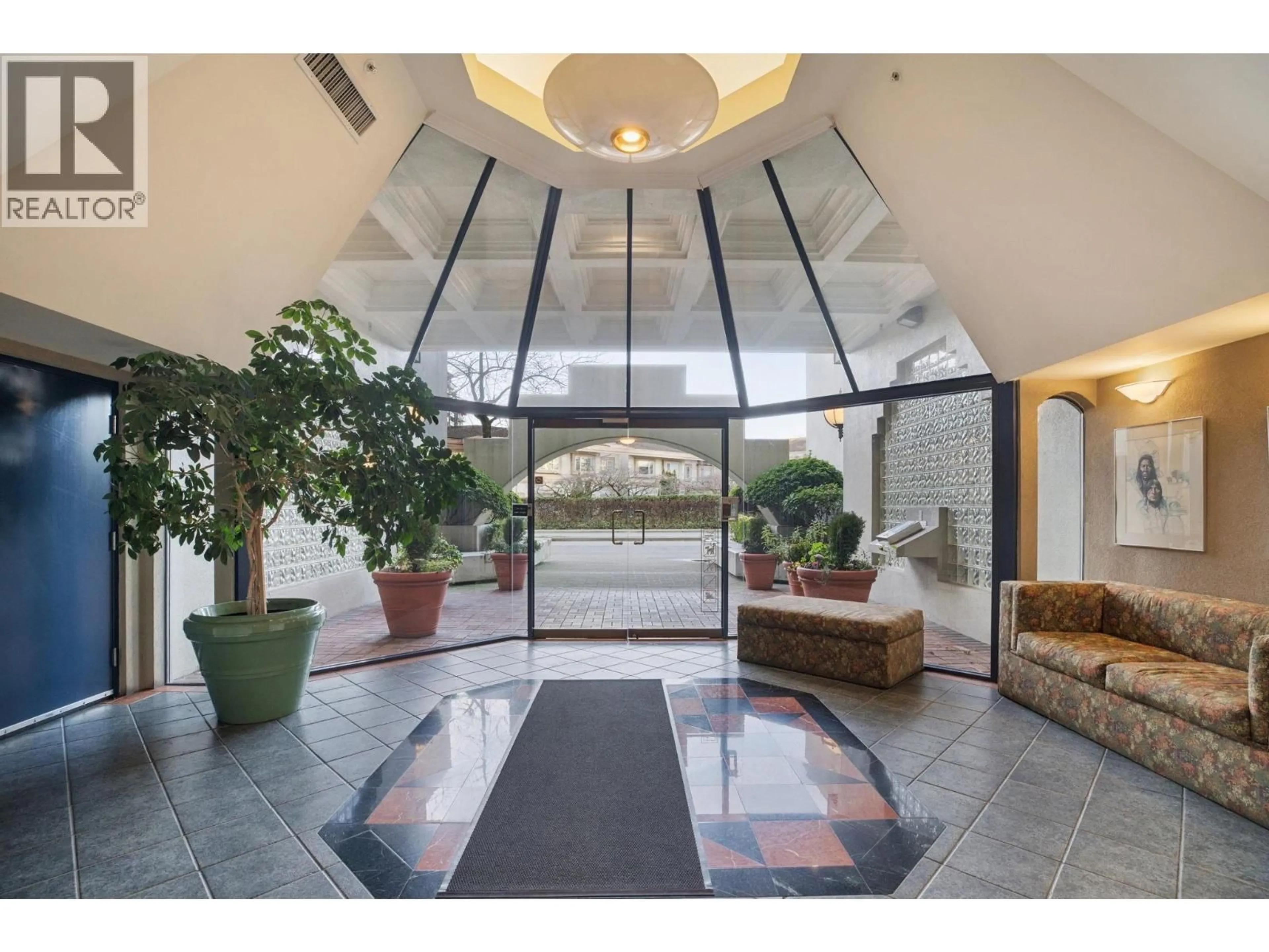 Indoor foyer for 801 - 6080 MINORU BOULEVARD, Richmond British Columbia V6Y4A7