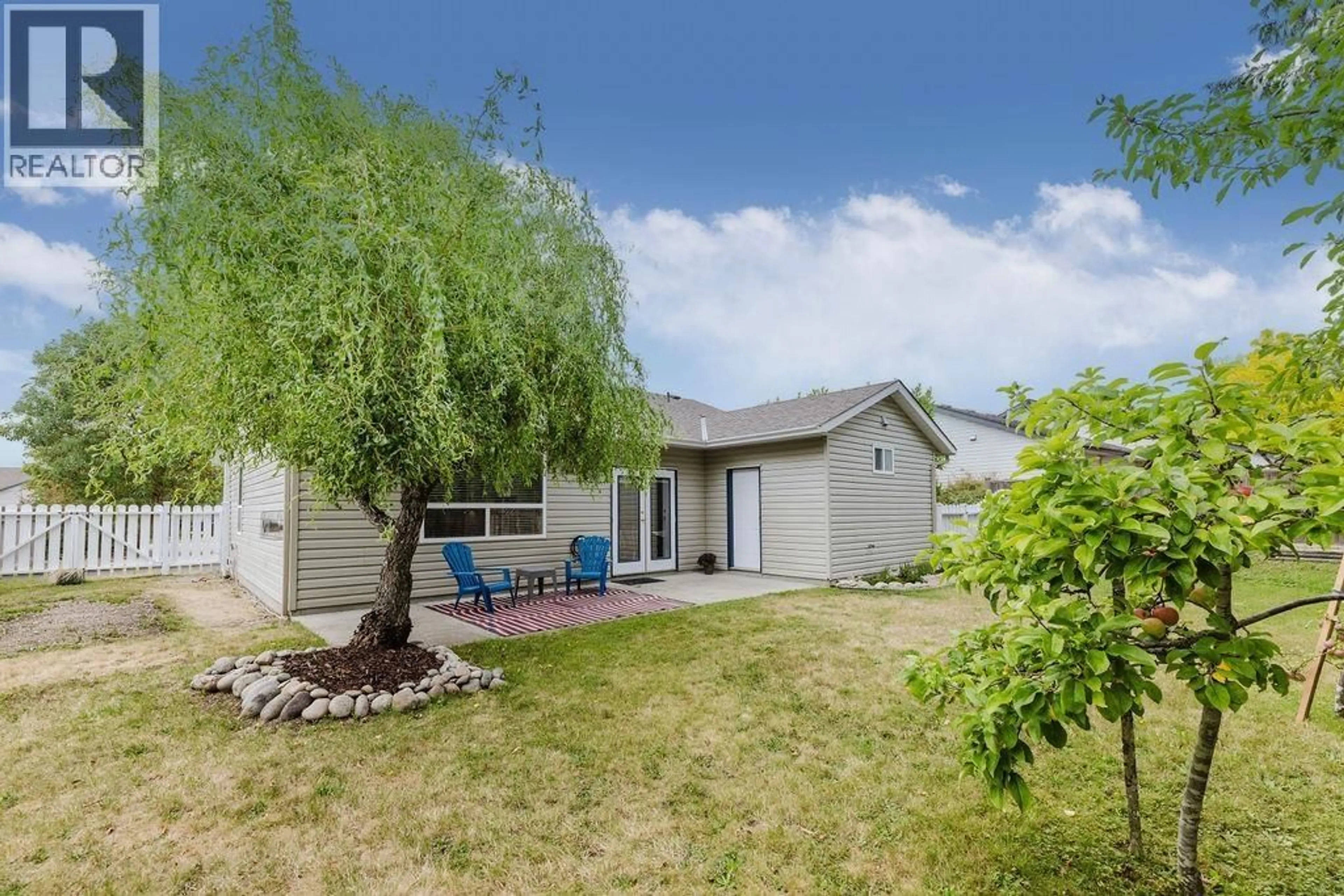 A pic from outside/outdoor area/front of a property/back of a property/a pic from drone, water/lake/river/ocean view for 6307 HOMESTEAD AVENUE, Sechelt British Columbia V7Z0M6