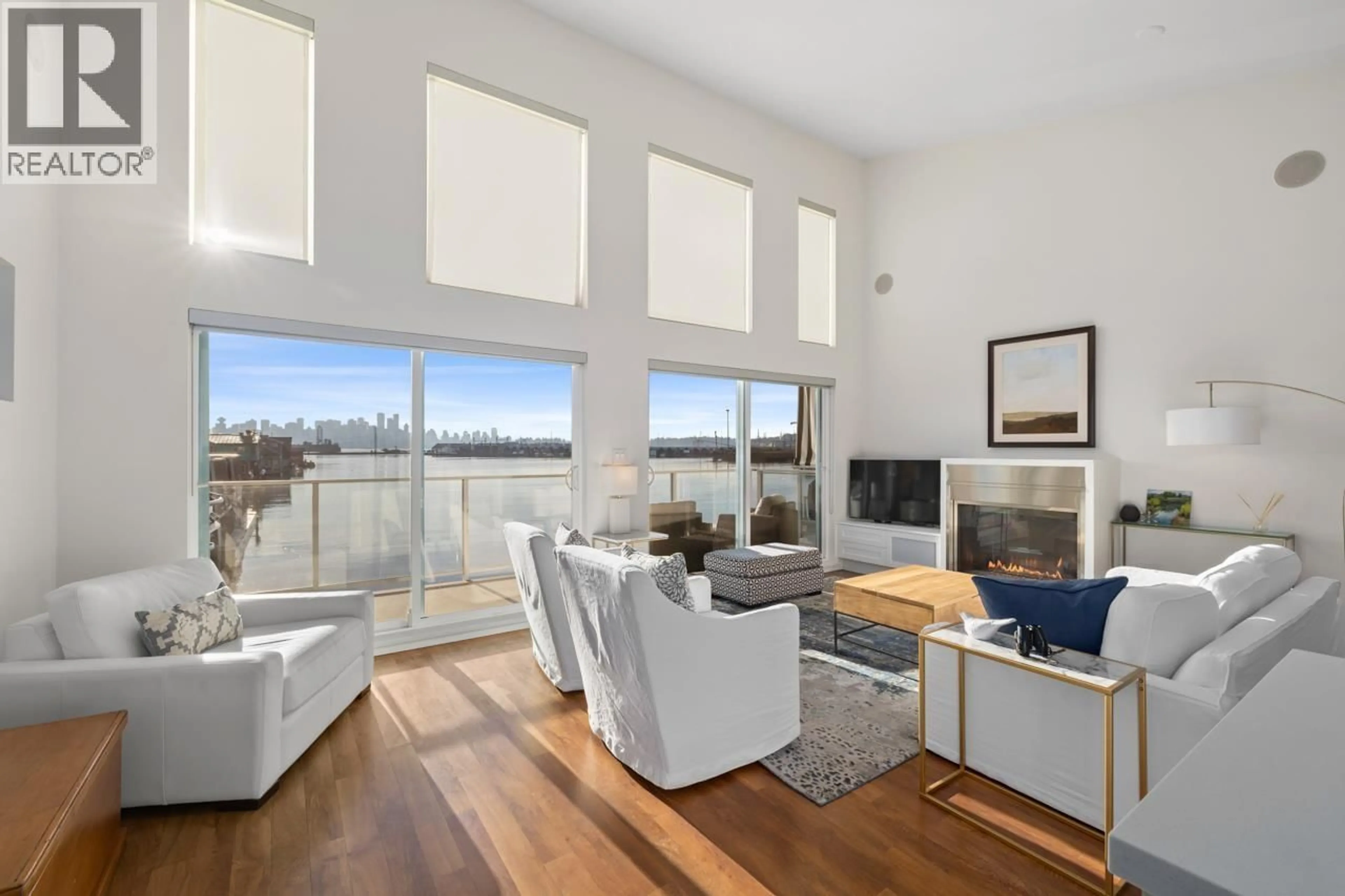 Living room with furniture, unknown for 20 - 415 ESPLANADE, North Vancouver British Columbia V7M1A6