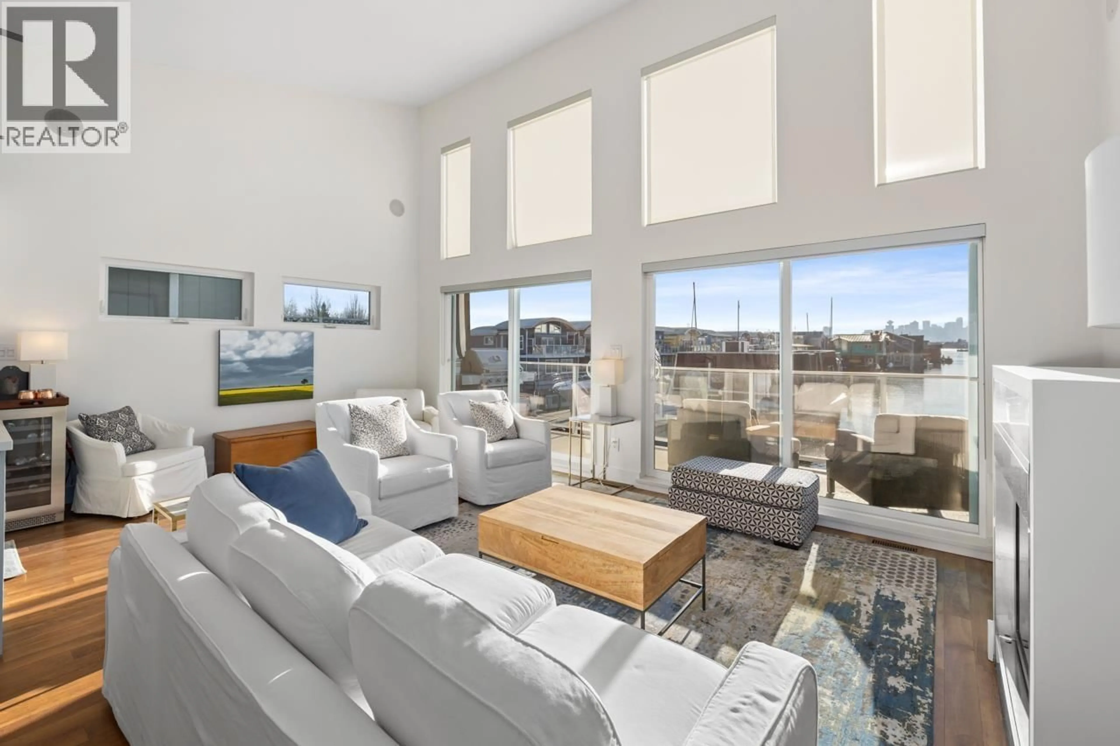 Living room with furniture, unknown for 20 - 415 ESPLANADE, North Vancouver British Columbia V7M1A6