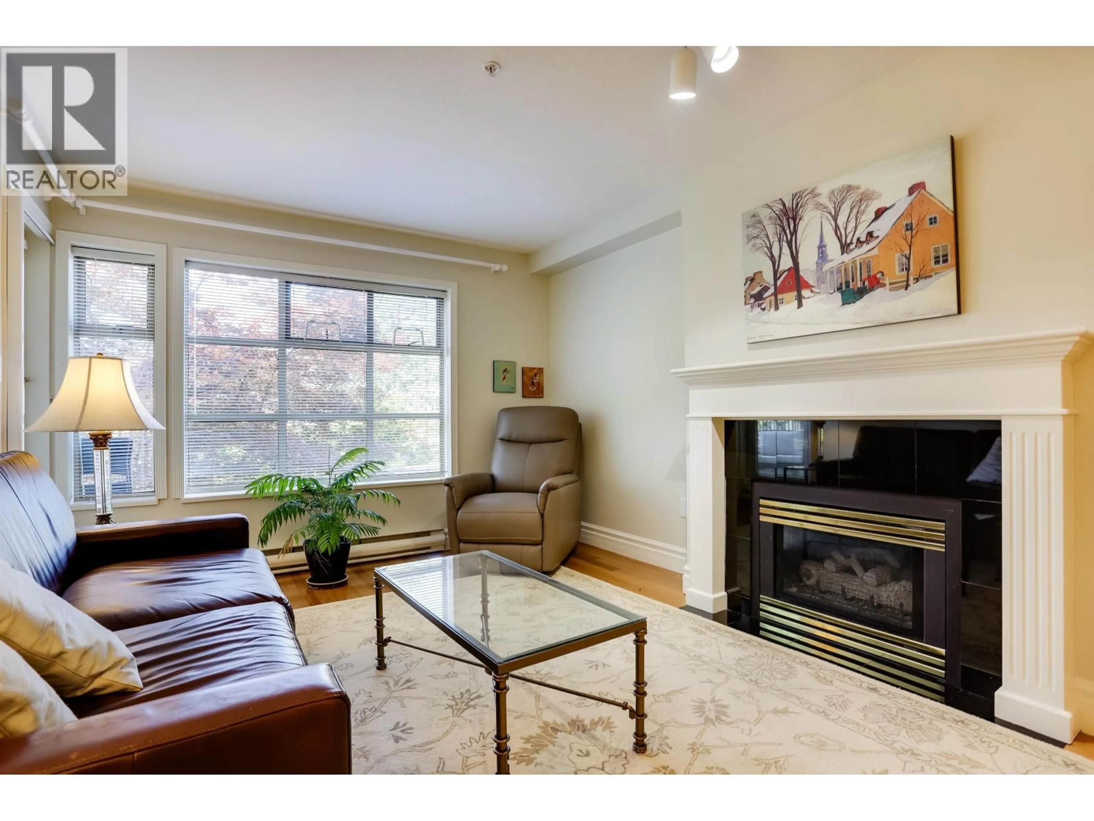 Living room with furniture, unknown for 205 - 1118 55TH STREET, Delta British Columbia V4M3J8