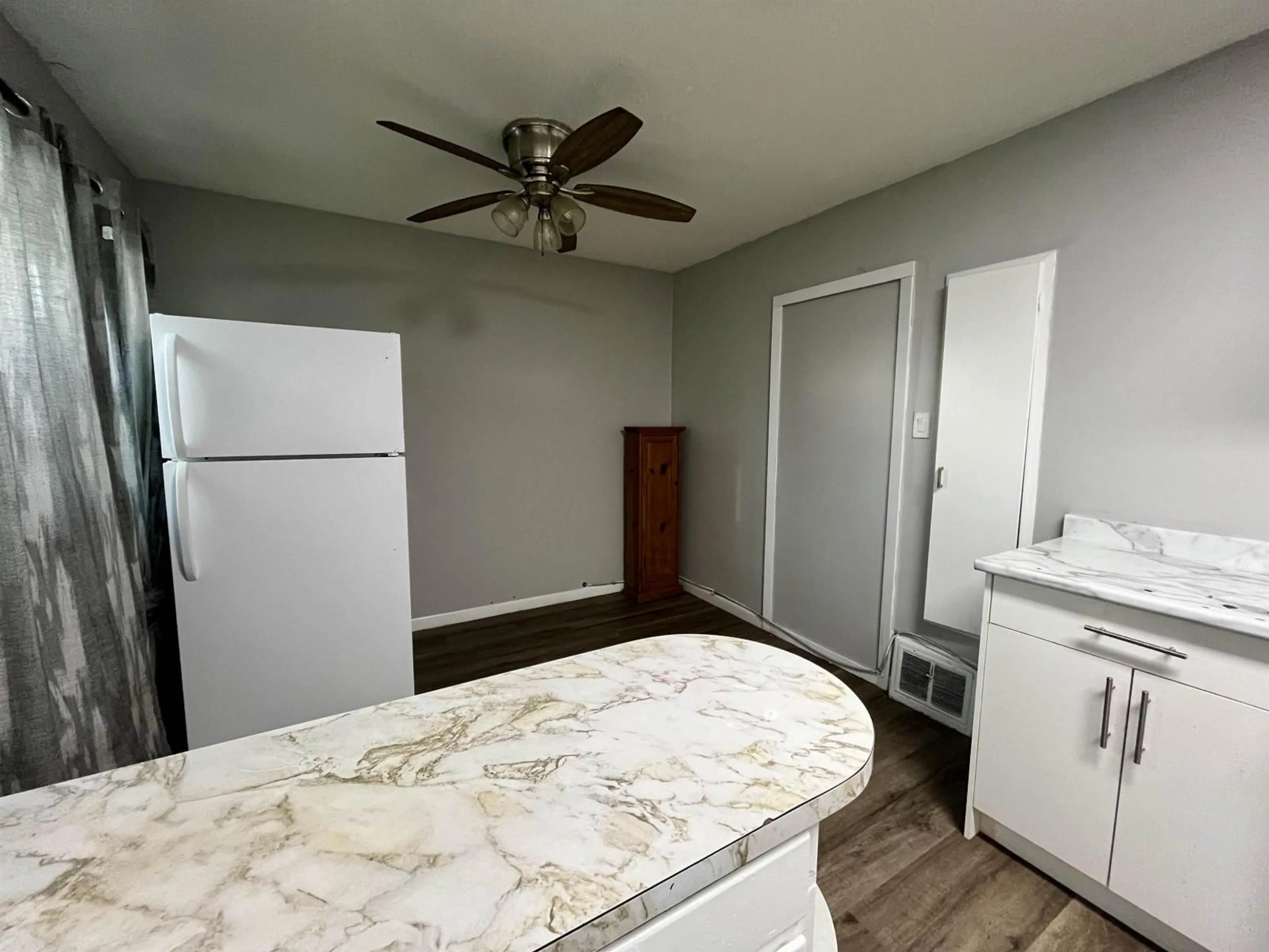 A pic of a room for 2280 ALEXANDER CRESCENT, Abbotsford British Columbia V2S3W4