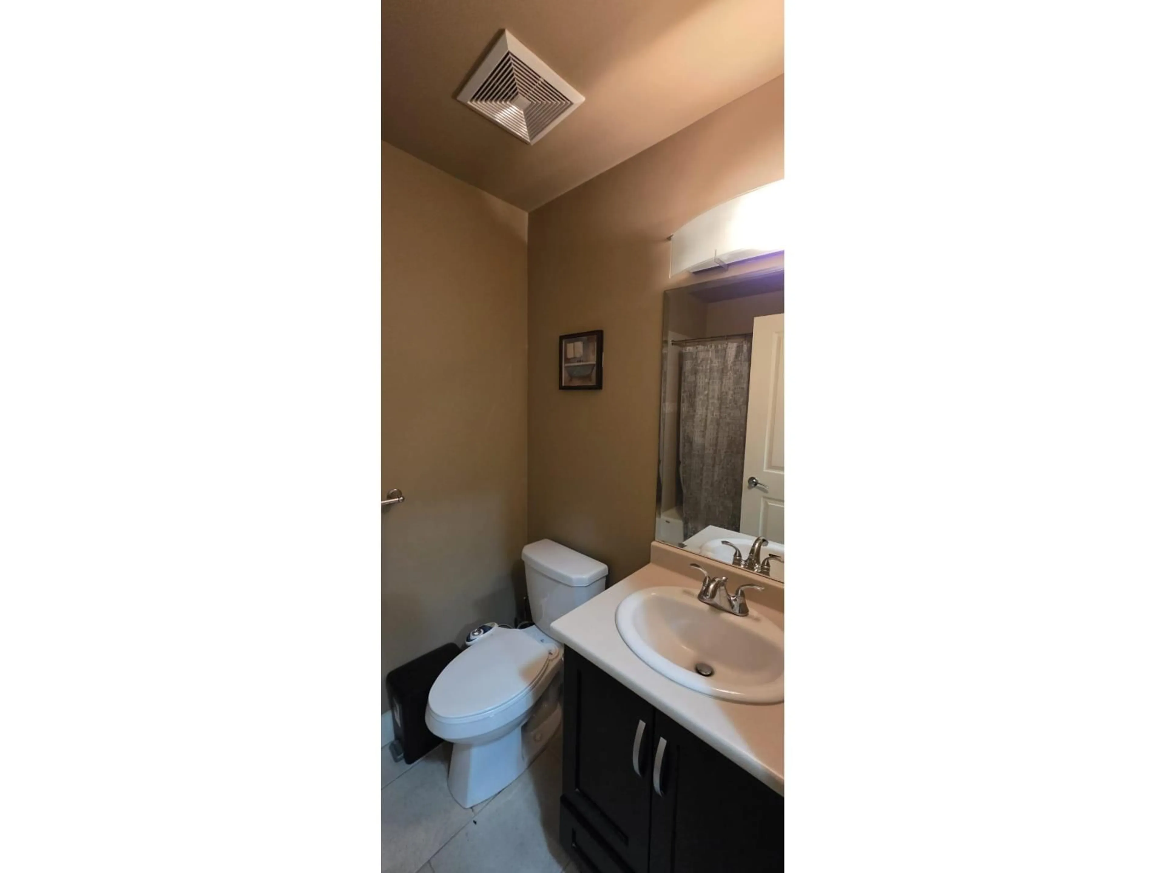 Standard bathroom, unknown for 316 - 3192 GLADWIN ROAD, Abbotsford British Columbia V2T6M9