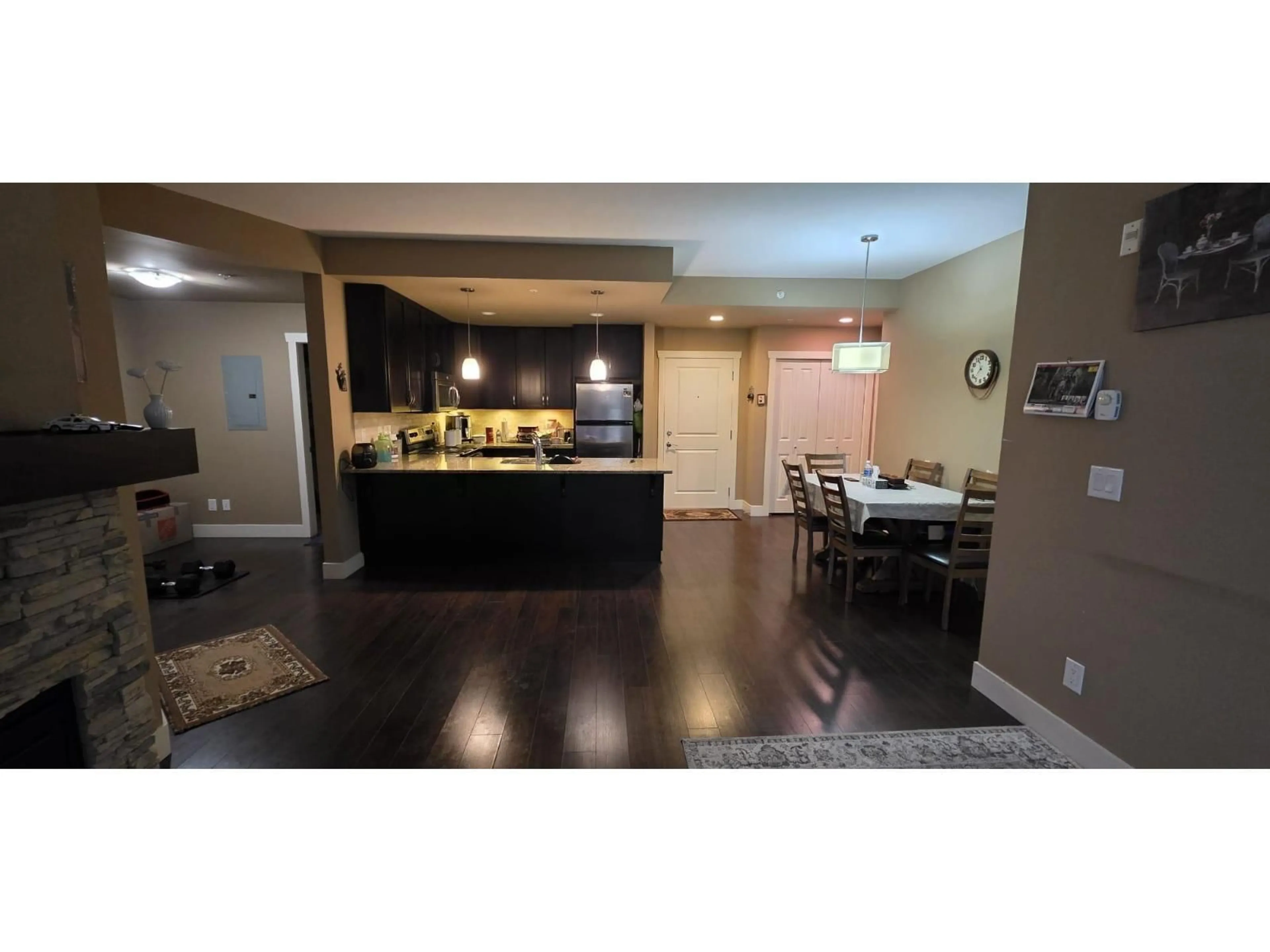 Open concept kitchen, unknown for 316 - 3192 GLADWIN ROAD, Abbotsford British Columbia V2T6M9