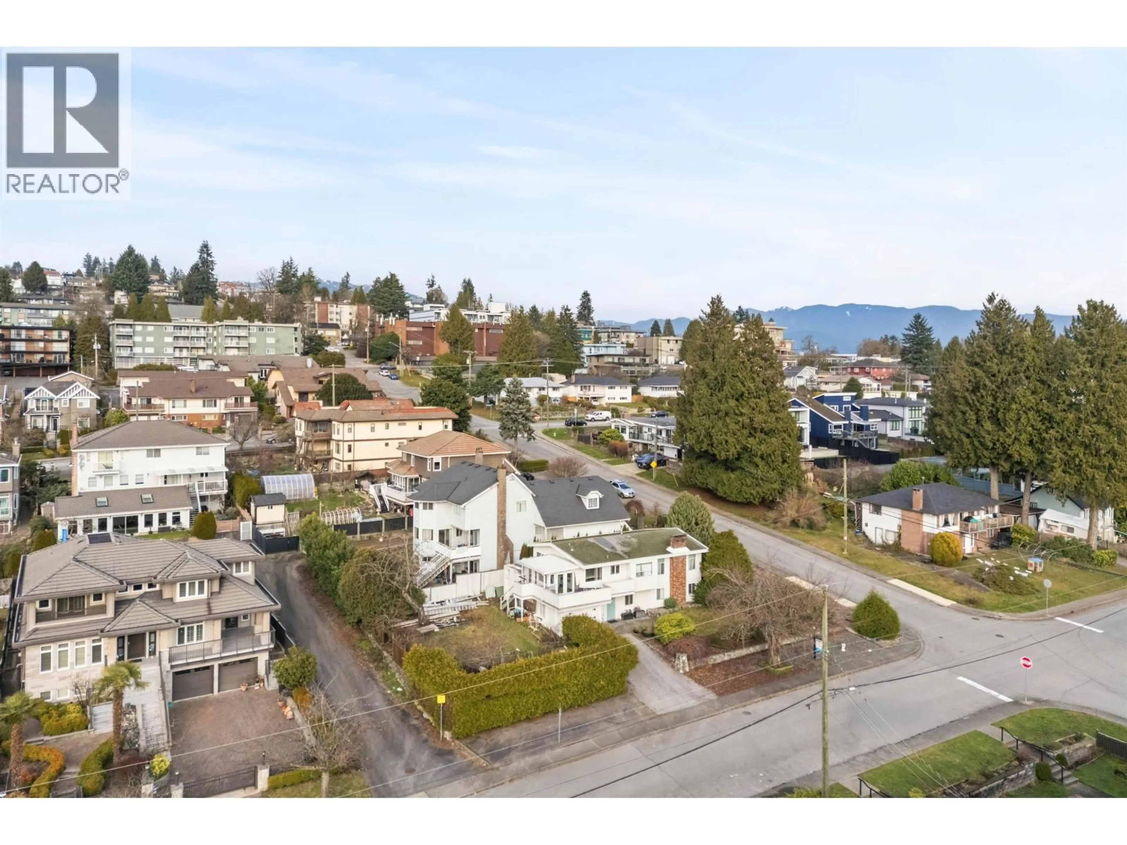A pic from outside/outdoor area/front of a property/back of a property/a pic from drone, mountain view for 5395 GEORGIA STREET, Burnaby British Columbia V5B1V3