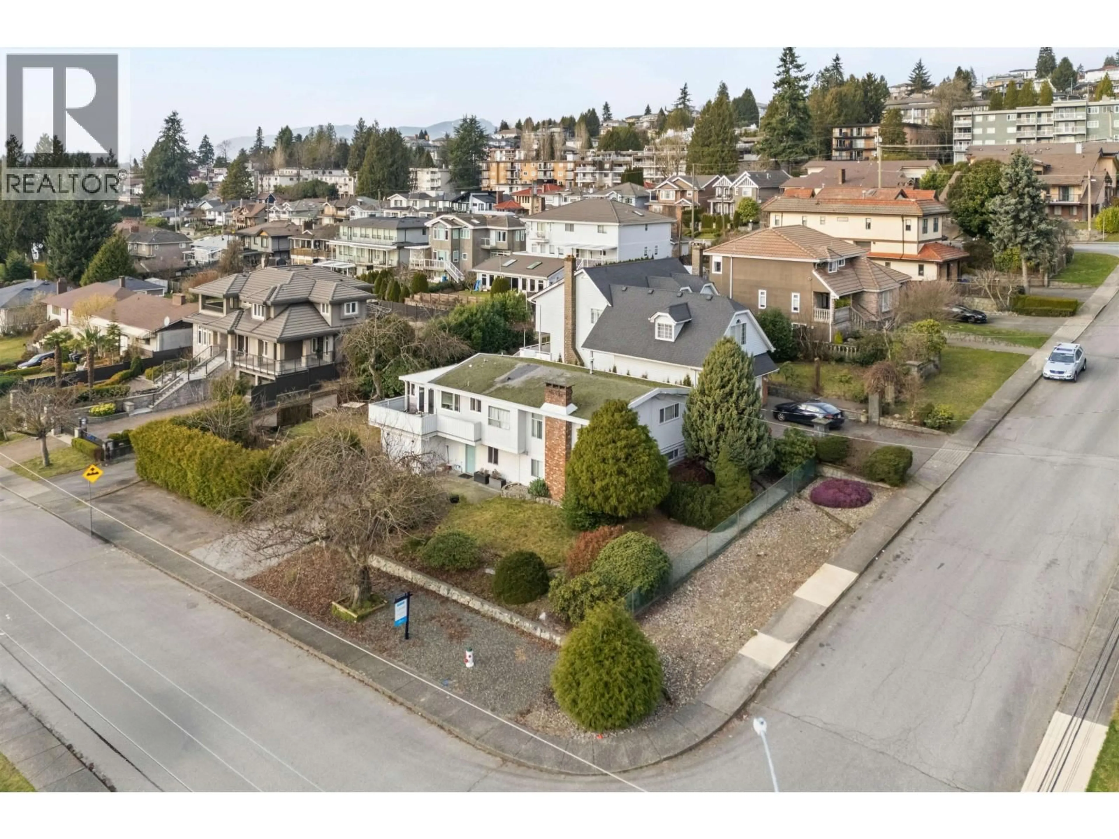 A pic from outside/outdoor area/front of a property/back of a property/a pic from drone, street for 5395 GEORGIA STREET, Burnaby British Columbia V5B1V3