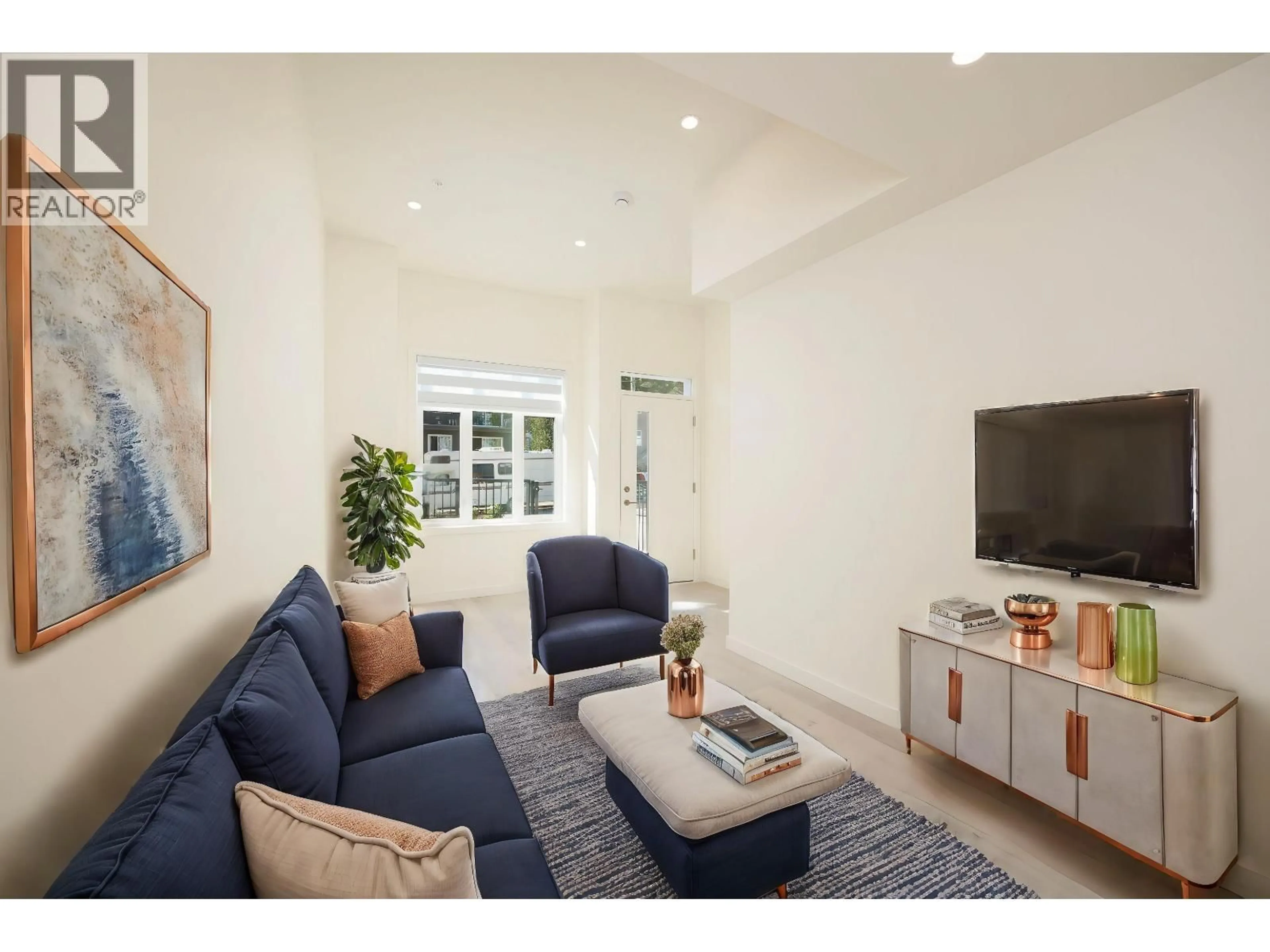 Living room with furniture, unknown for 8 - 6929 BALMORAL STREET, Burnaby British Columbia V5E0C7