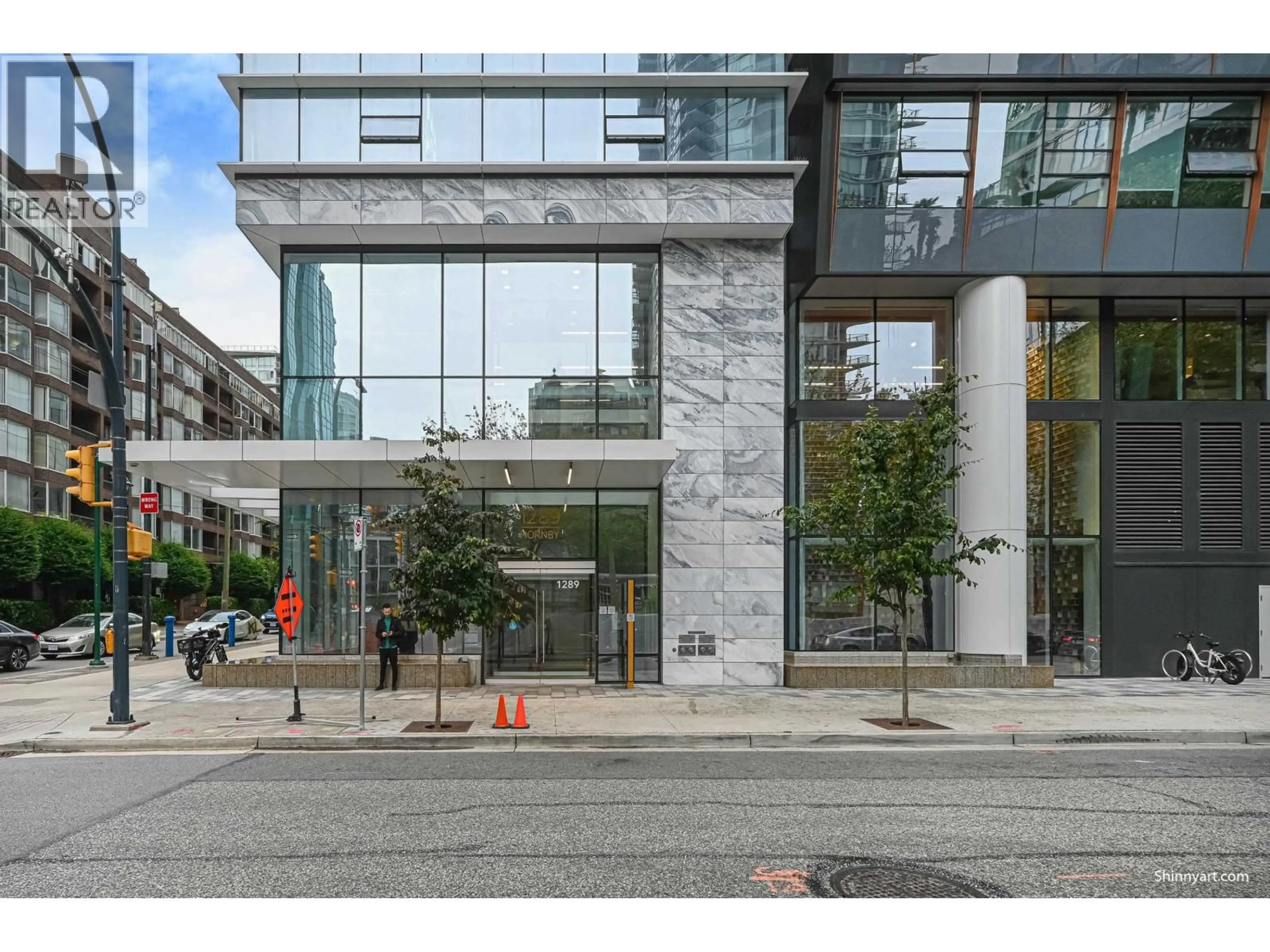Indoor foyer for 1009 - 1289 HORNBY STREET, Vancouver British Columbia V6Z0G7