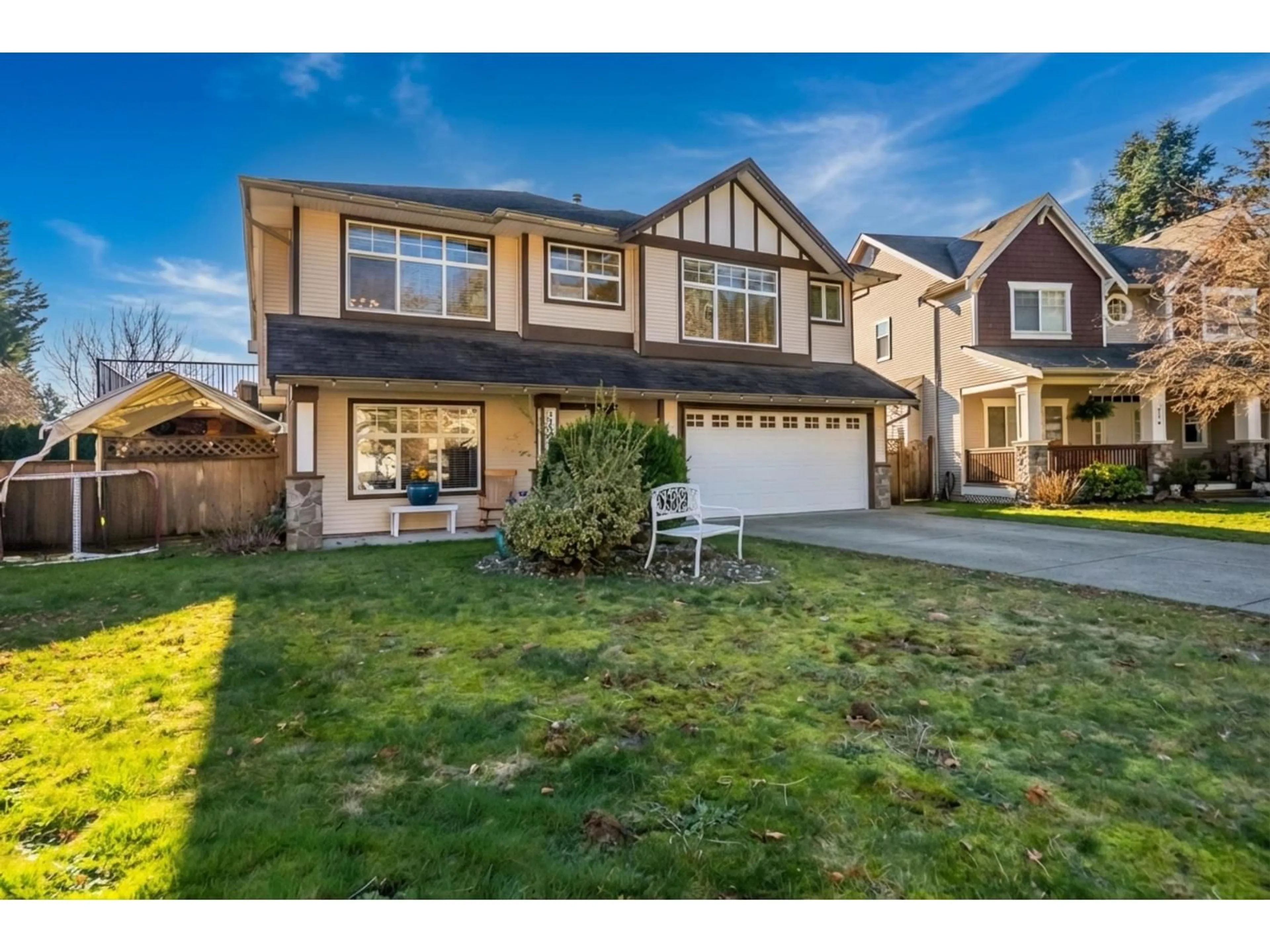 Home with vinyl exterior material, street for 34740 FENMO PLACE, Mission British Columbia V2V7N6