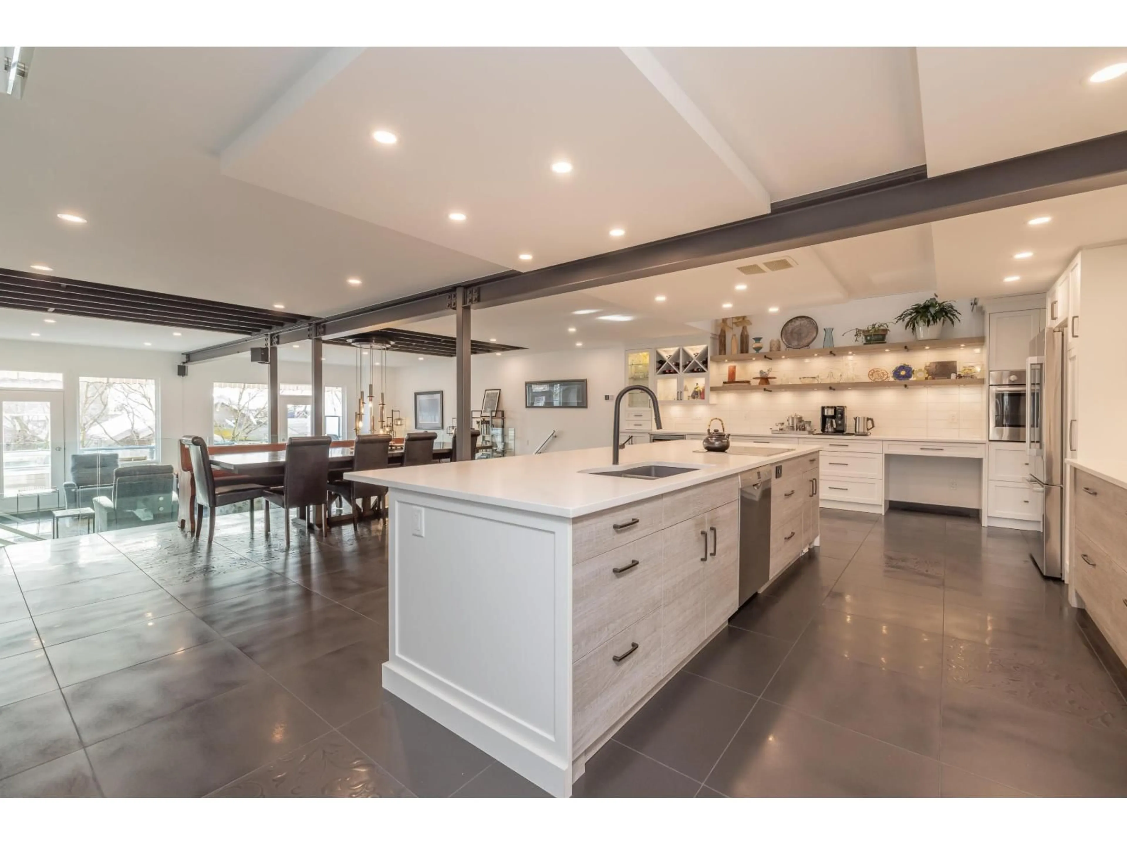 Open concept kitchen, ceramic/tile floor for 7 - 15161 PROSPECT AVENUE, White Rock British Columbia V4B2B8