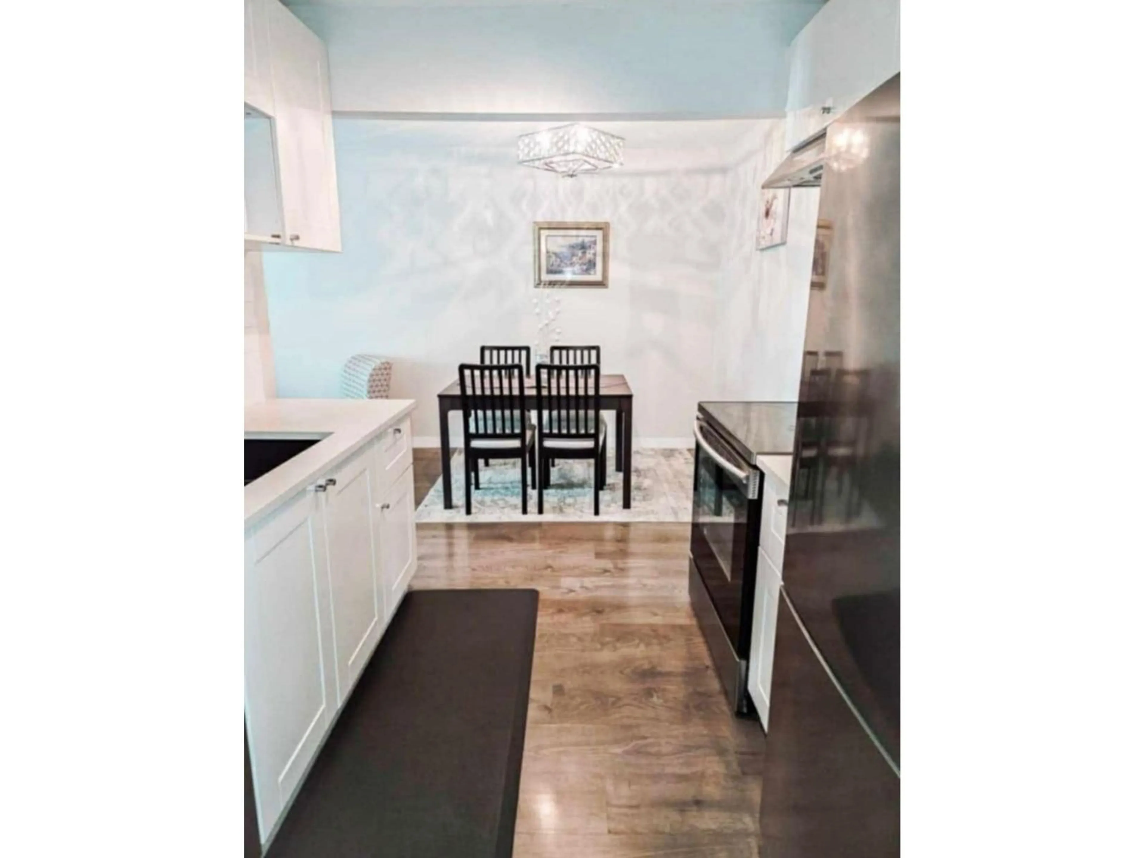 Standard kitchen, unknown for 206 - 10438 148 STREET, Surrey British Columbia V3R8S9