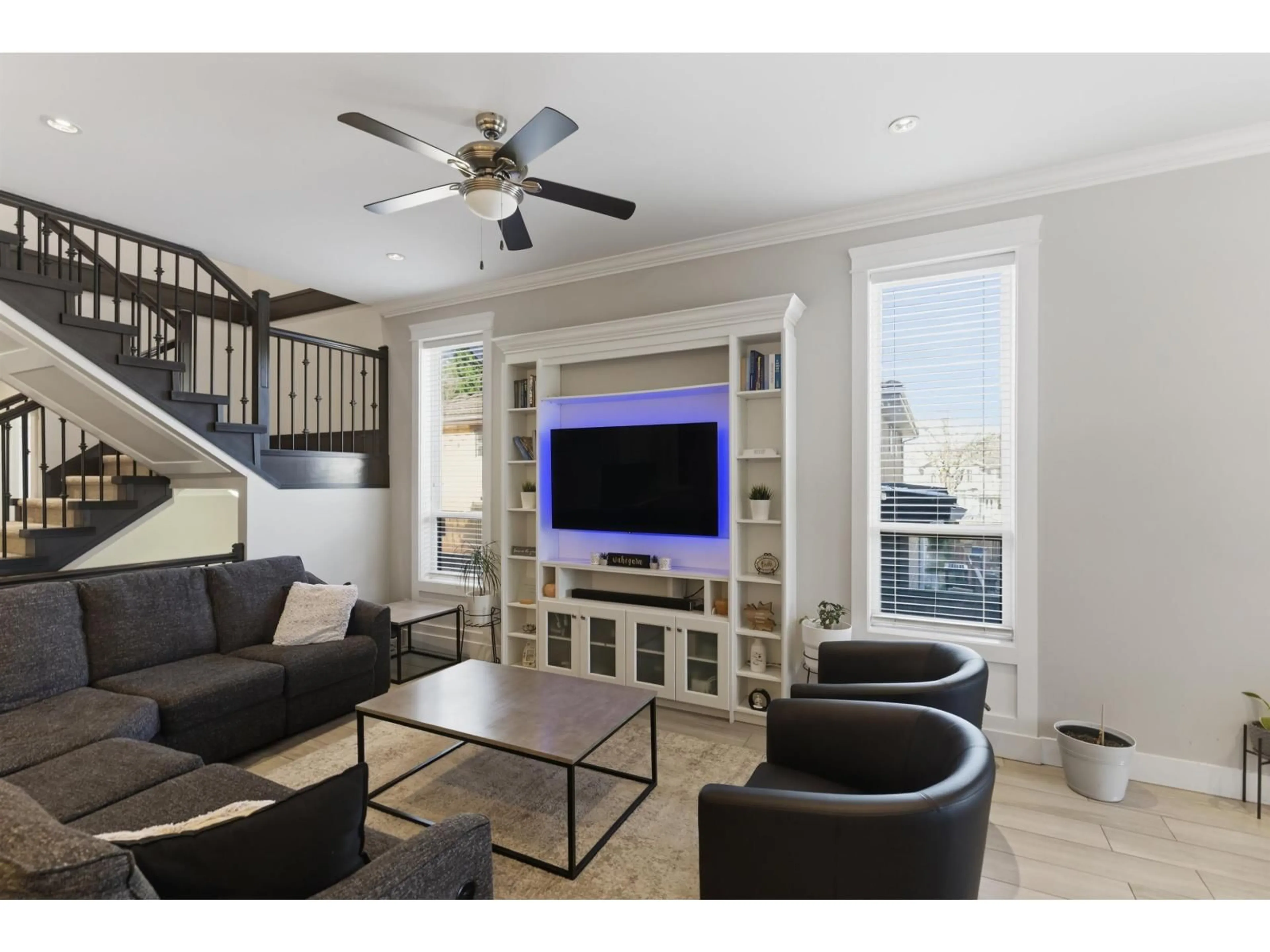 Living room with furniture, unknown for 6340 128 STREET, Surrey British Columbia V3X1S8