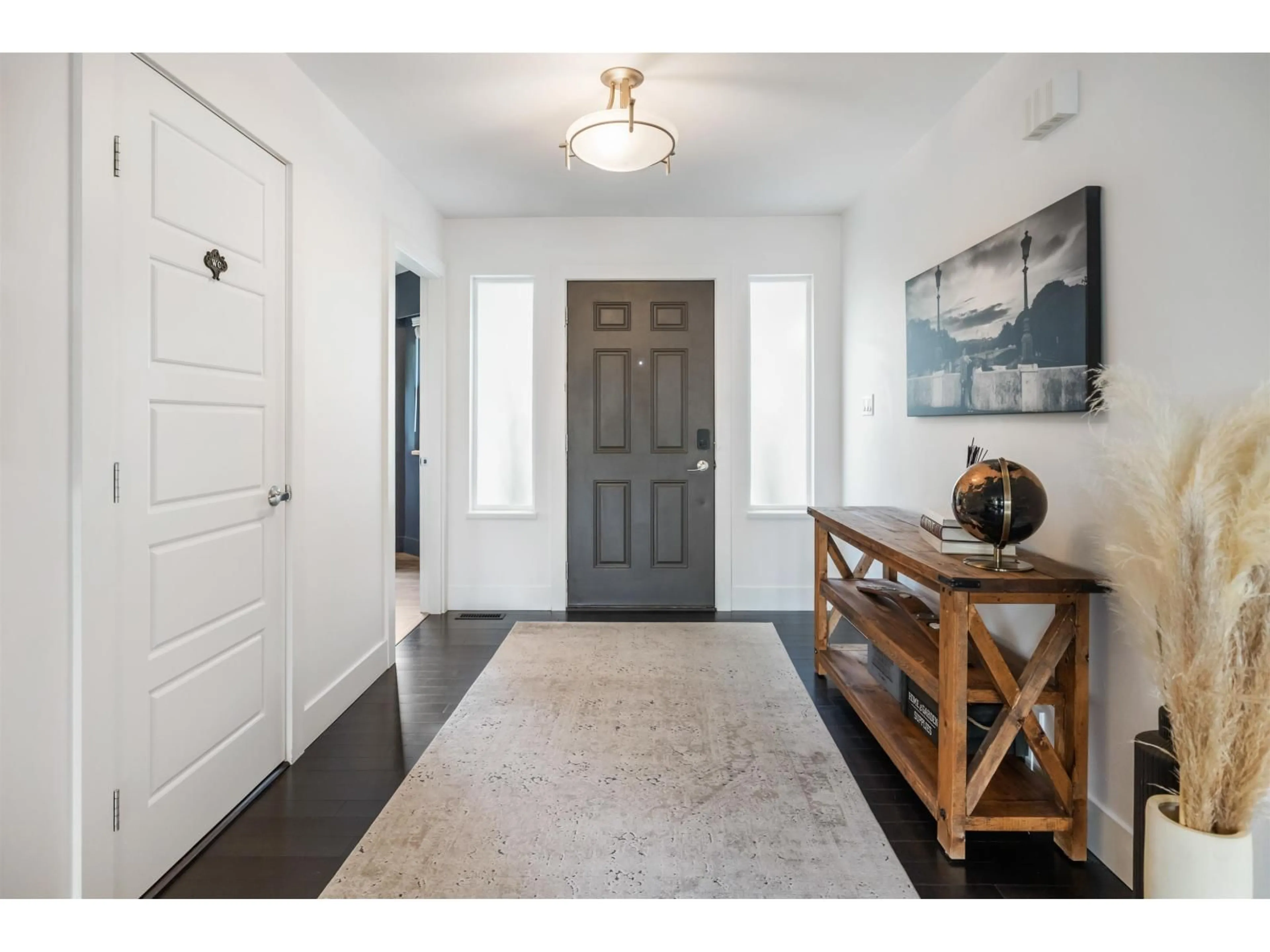 Indoor entryway for 18256 57A AVENUE, Surrey British Columbia V3S6E5
