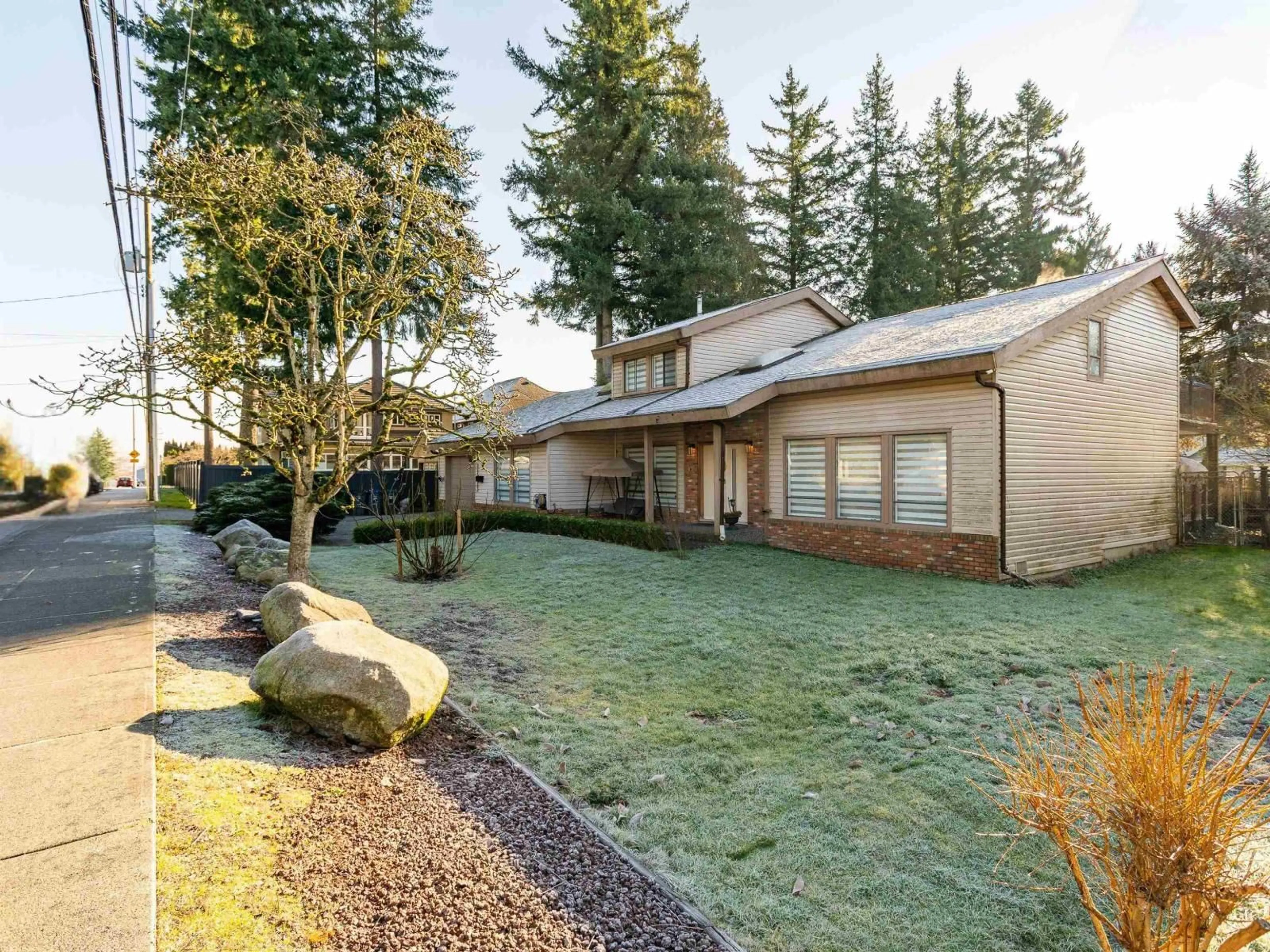 A pic from outside/outdoor area/front of a property/back of a property/a pic from drone, mountain view for 16566 80 AVENUE, Surrey British Columbia V4N0H3