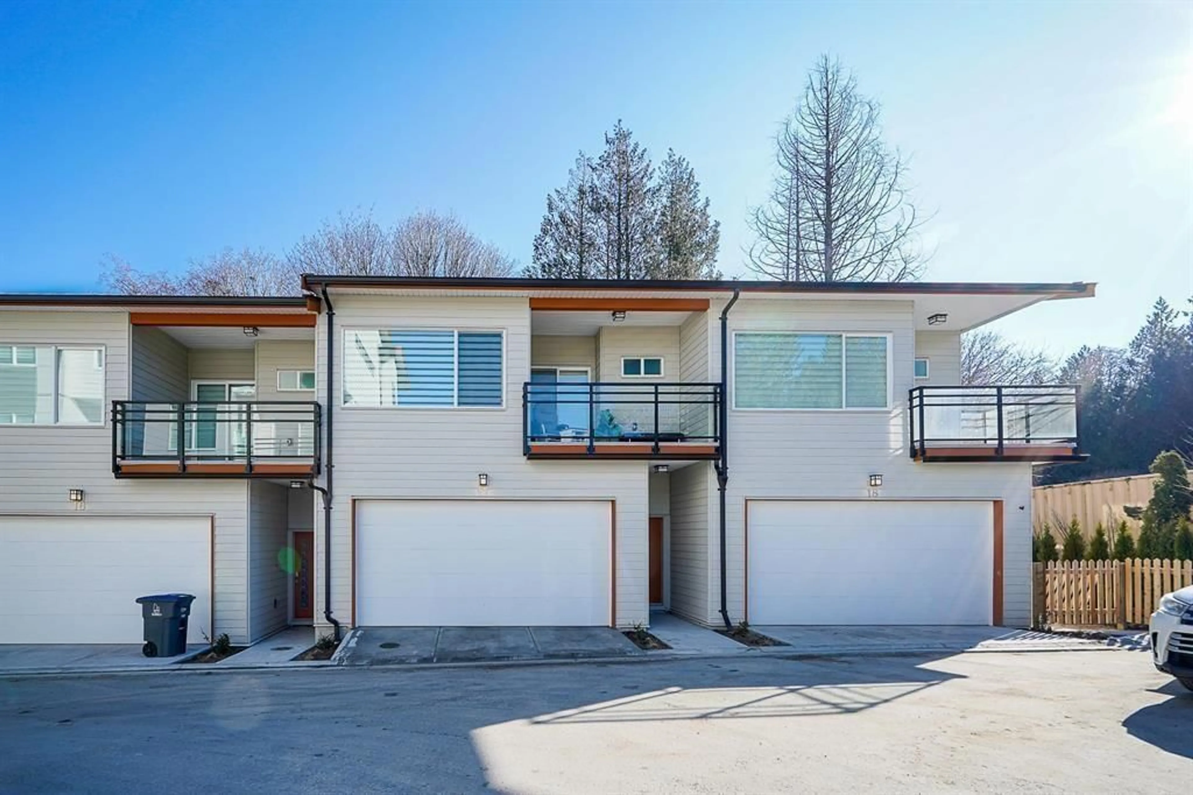 Unknown for 17 - 5960 142 STREET, Surrey British Columbia V3X1C8