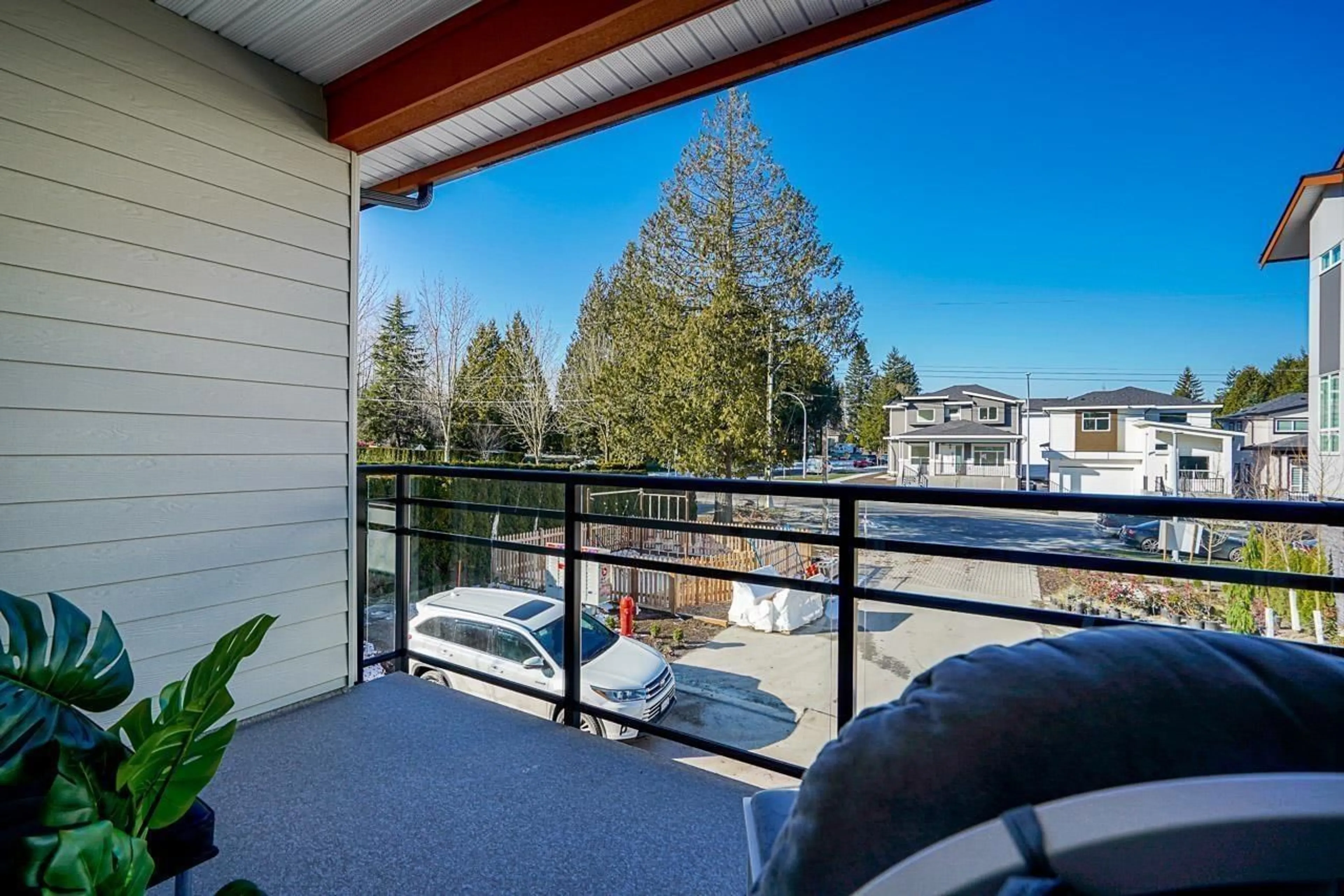 Balcony in the apartment, water/lake/river/ocean view for 17 - 5960 142 STREET, Surrey British Columbia V3X1C8