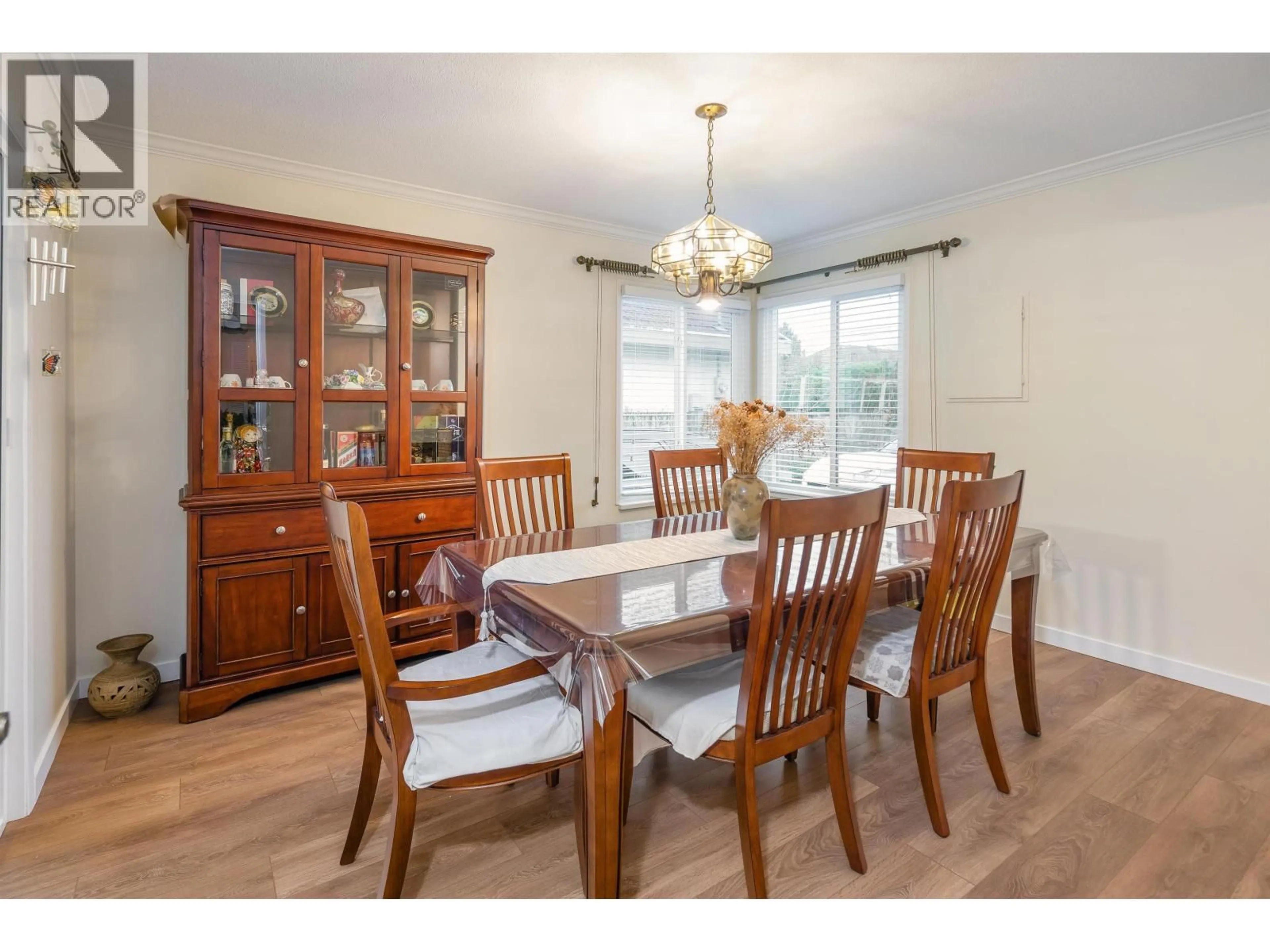 Dining room, wood/laminate floor for 7720 NO. 1 ROAD, Richmond British Columbia V7C1T6