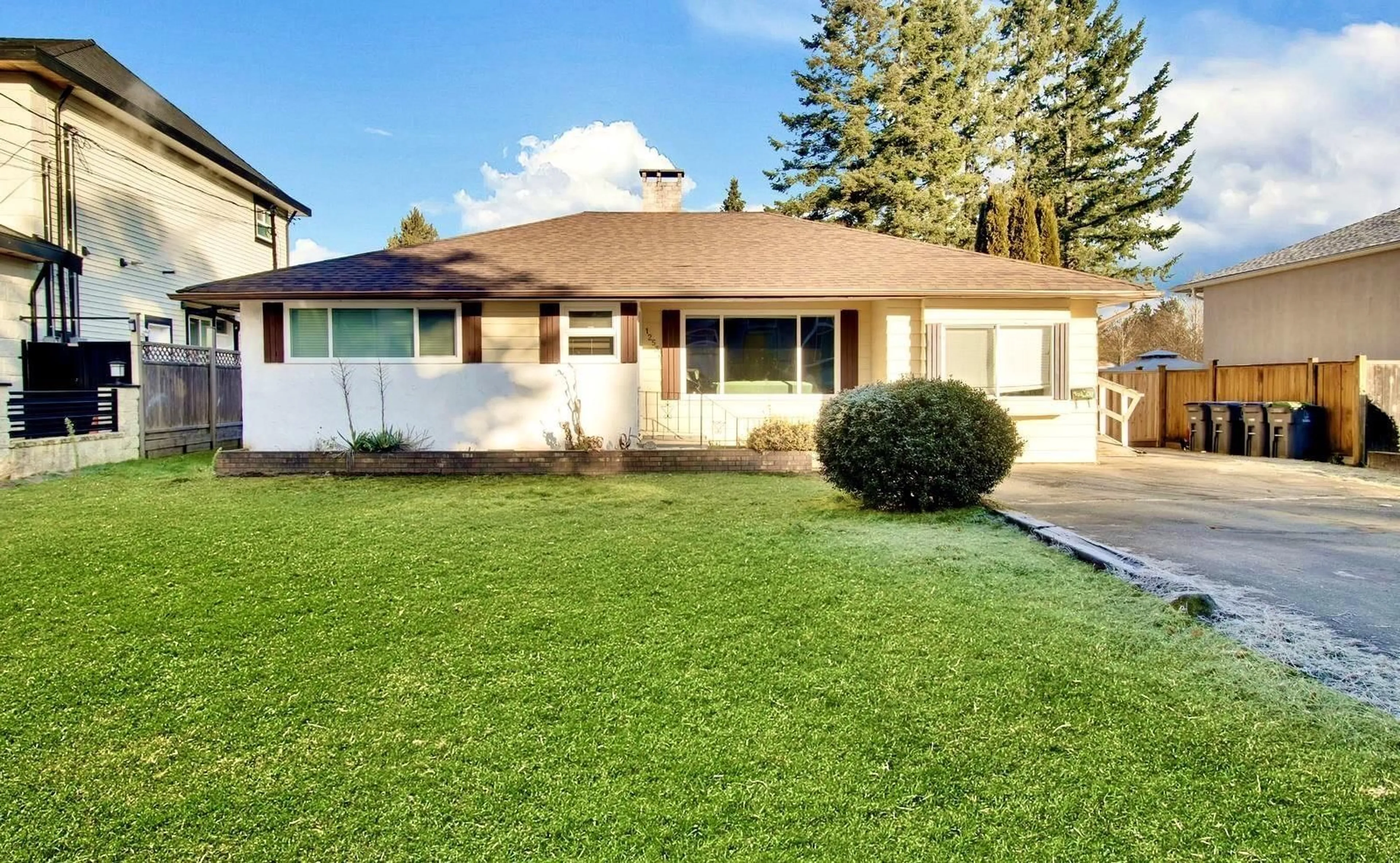 Home with vinyl exterior material, street for 12533 99A AVENUE, Surrey British Columbia V3V2R6