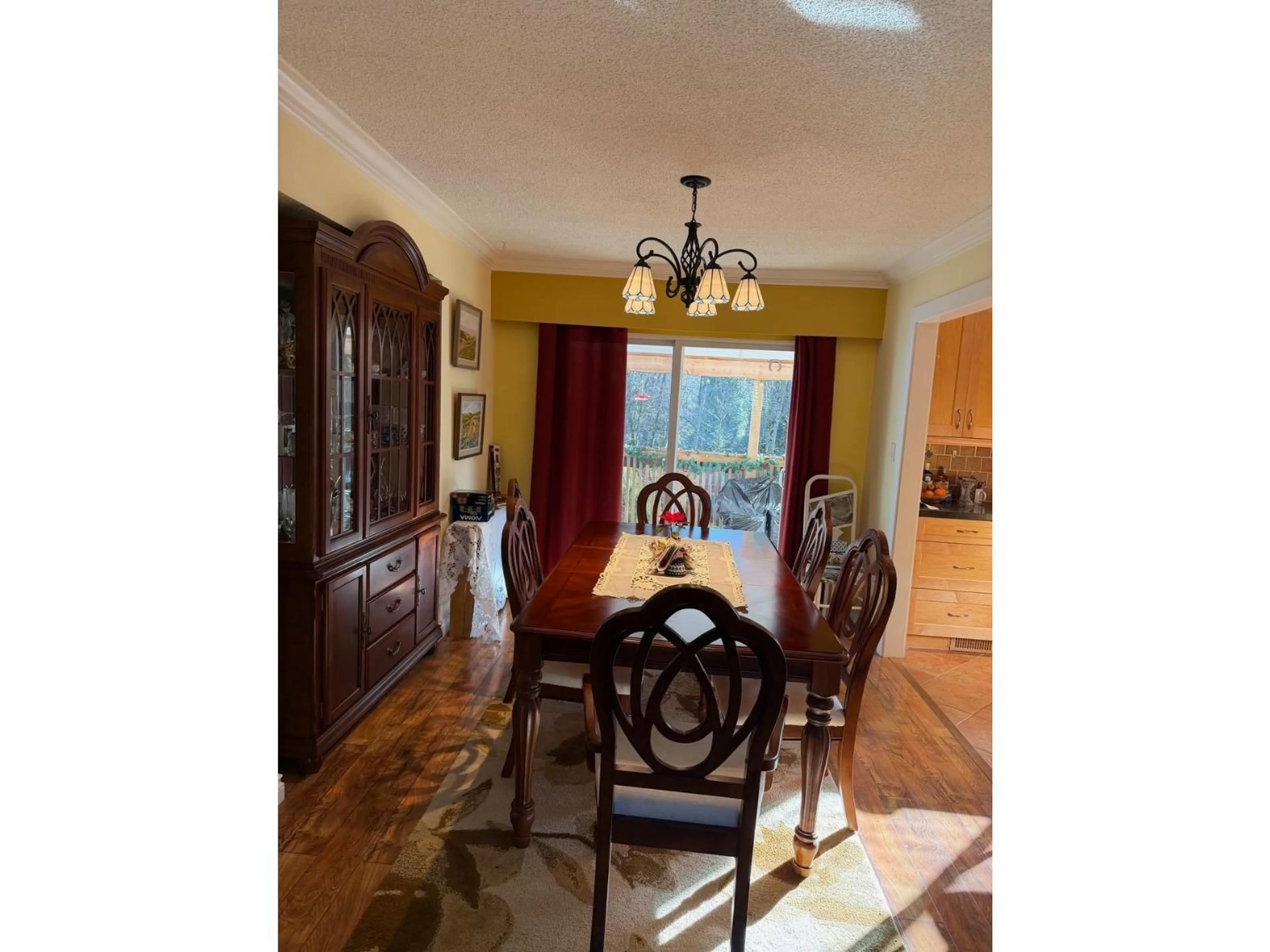 Dining room, unknown for 8936 QUEEN MARY BOULEVARD, Surrey British Columbia V3V6R1