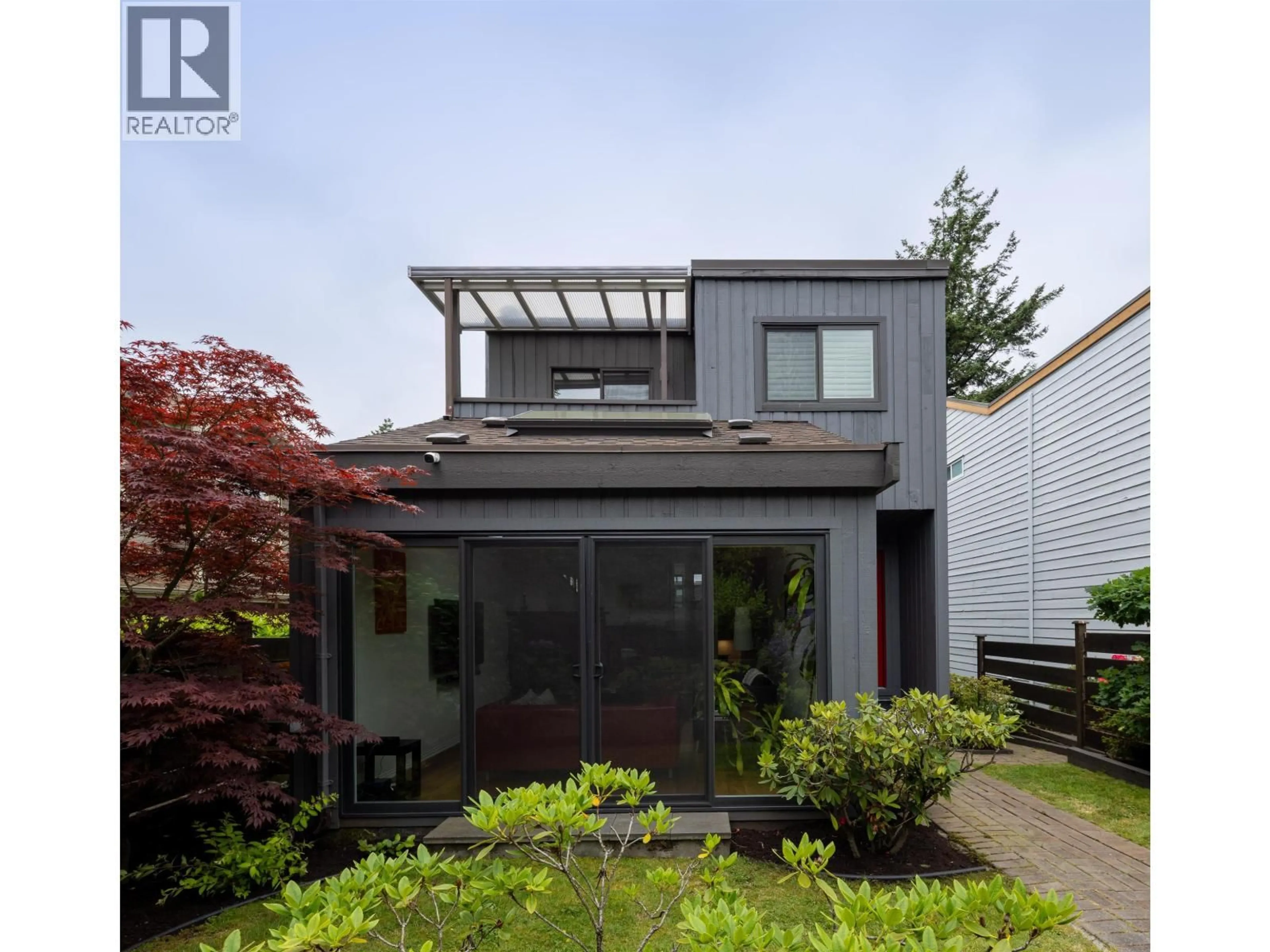 Home with vinyl exterior material, street for 1915 CHESTERFIELD AVENUE, North Vancouver British Columbia V7M2P4