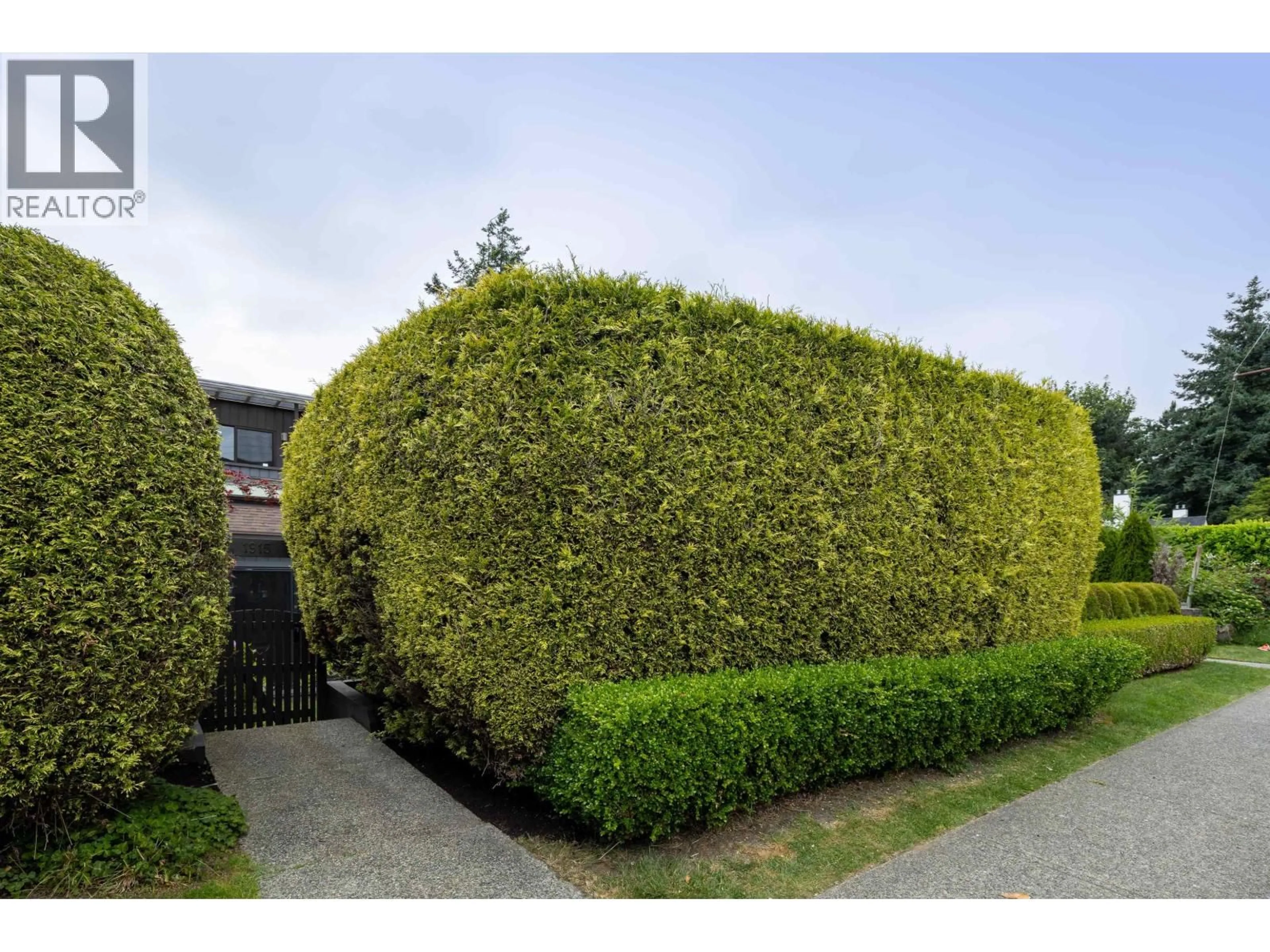 Unknown for 1915 CHESTERFIELD AVENUE, North Vancouver British Columbia V7M2P4