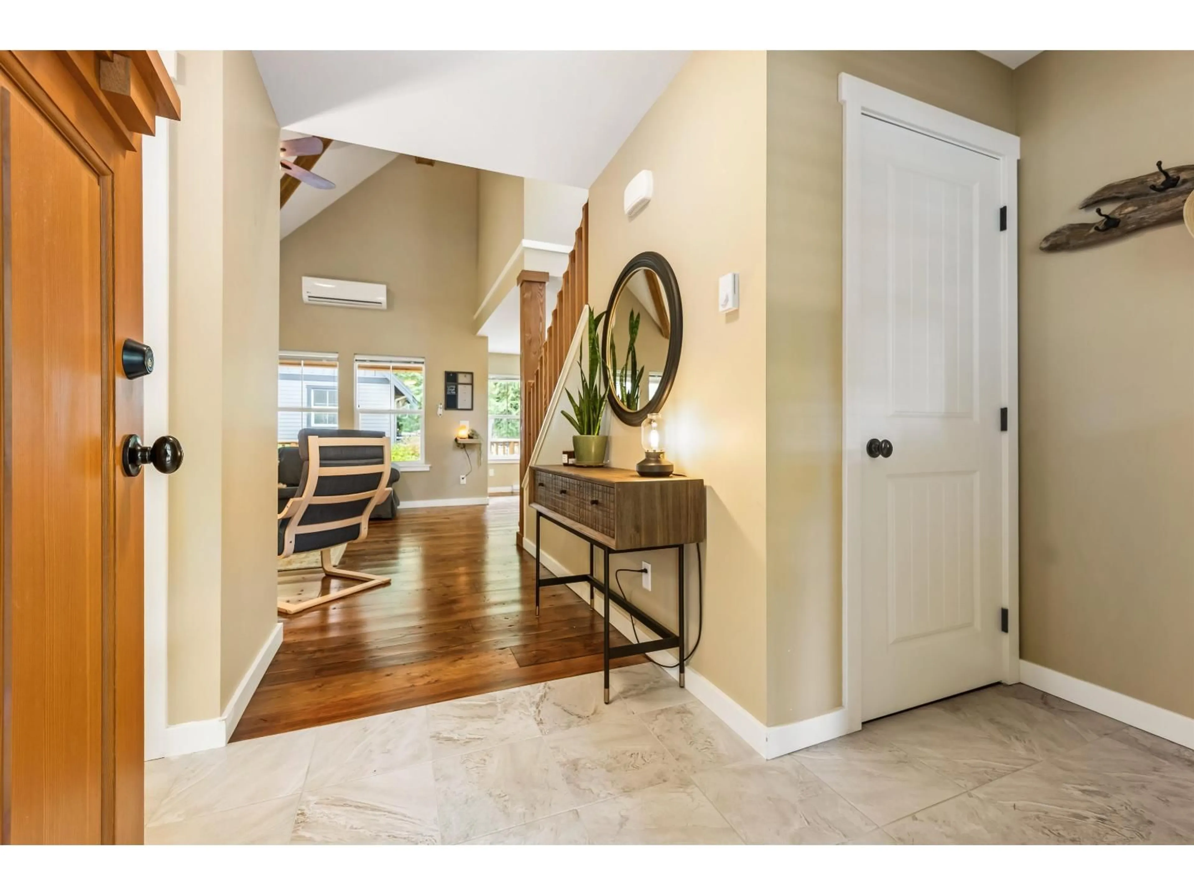 Indoor entryway for 43425 BLUE GROUSE LANE, Lindell Beach British Columbia V2R0X8