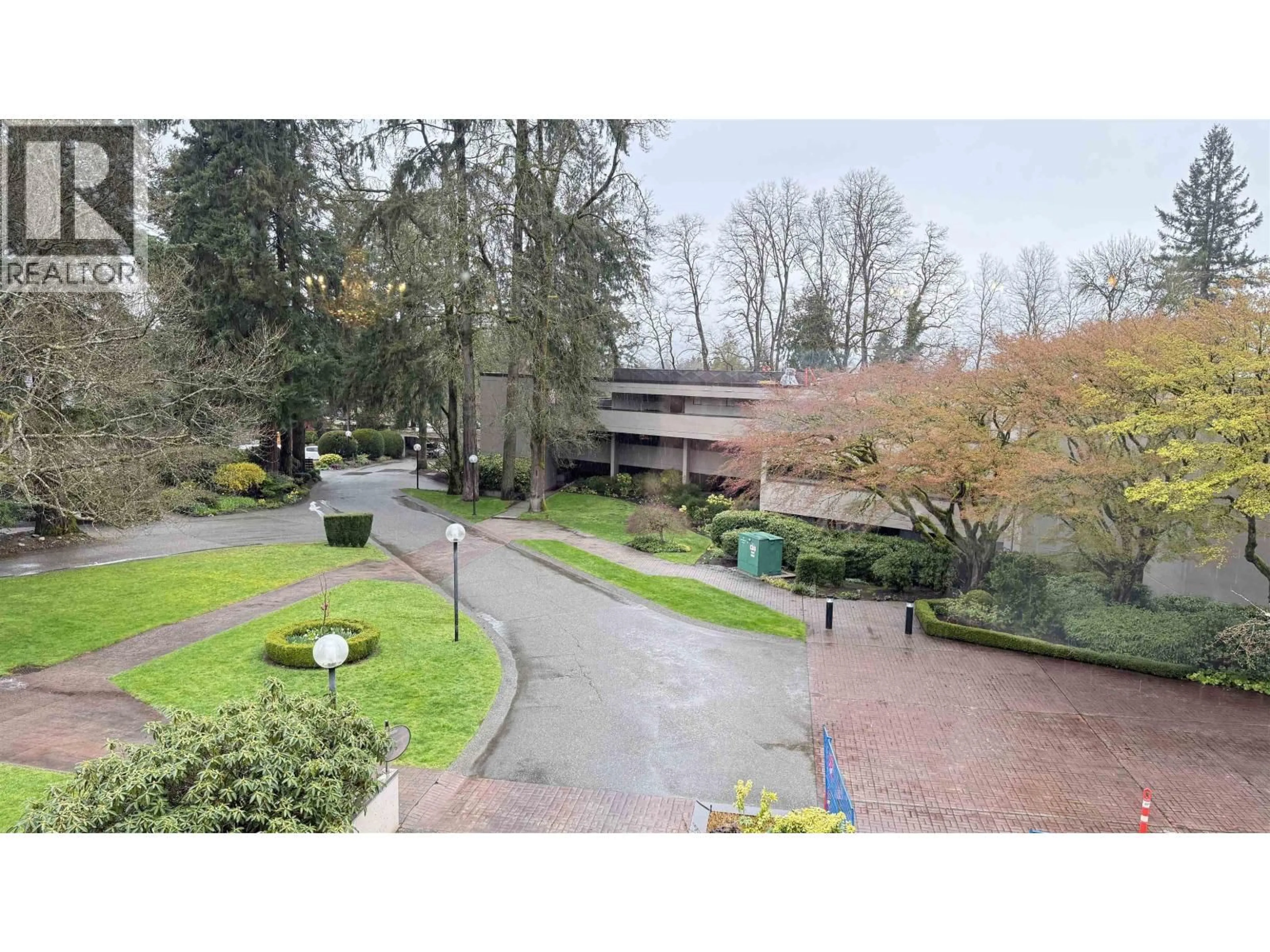 A pic from outside/outdoor area/front of a property/back of a property/a pic from drone, unknown for 512 - 4900 CARTIER STREET, Vancouver British Columbia V6M4H2