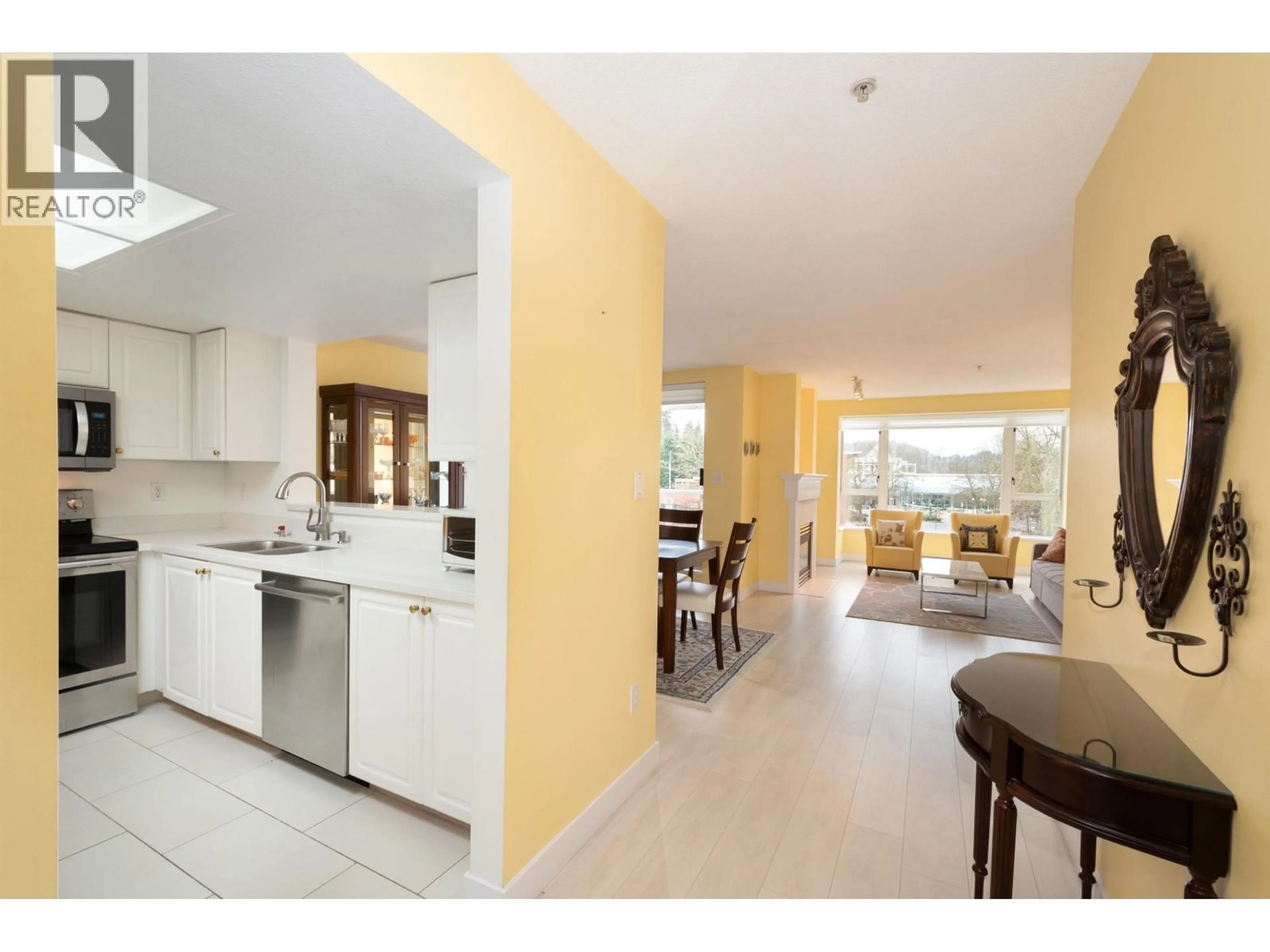 Open concept kitchen, ceramic/tile floor for 309 - 220 NEWPORT DRIVE, Port Moody British Columbia V3H5B8