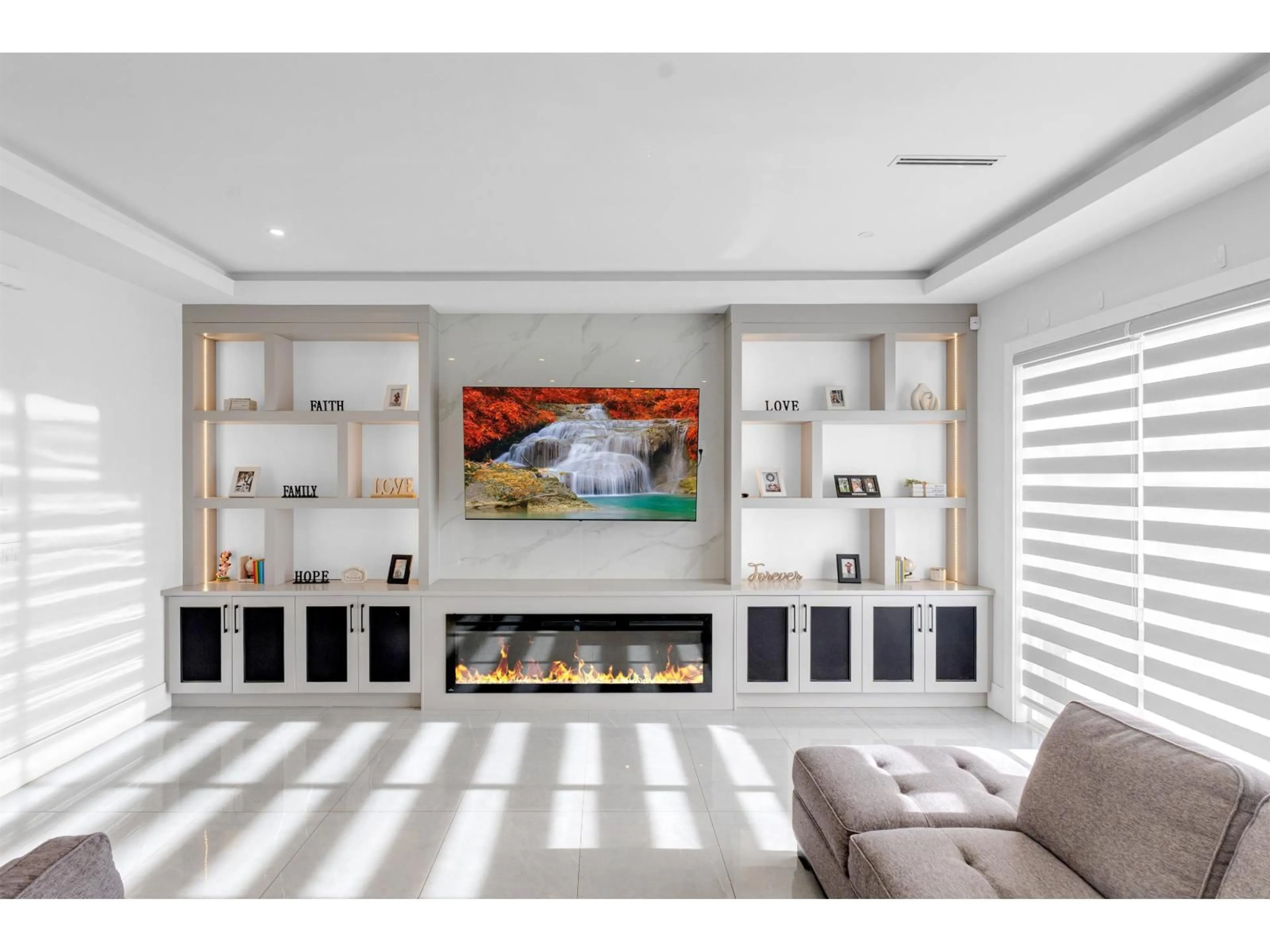 Home theater for 13142 69A AVENUE, Surrey British Columbia V3W6N9