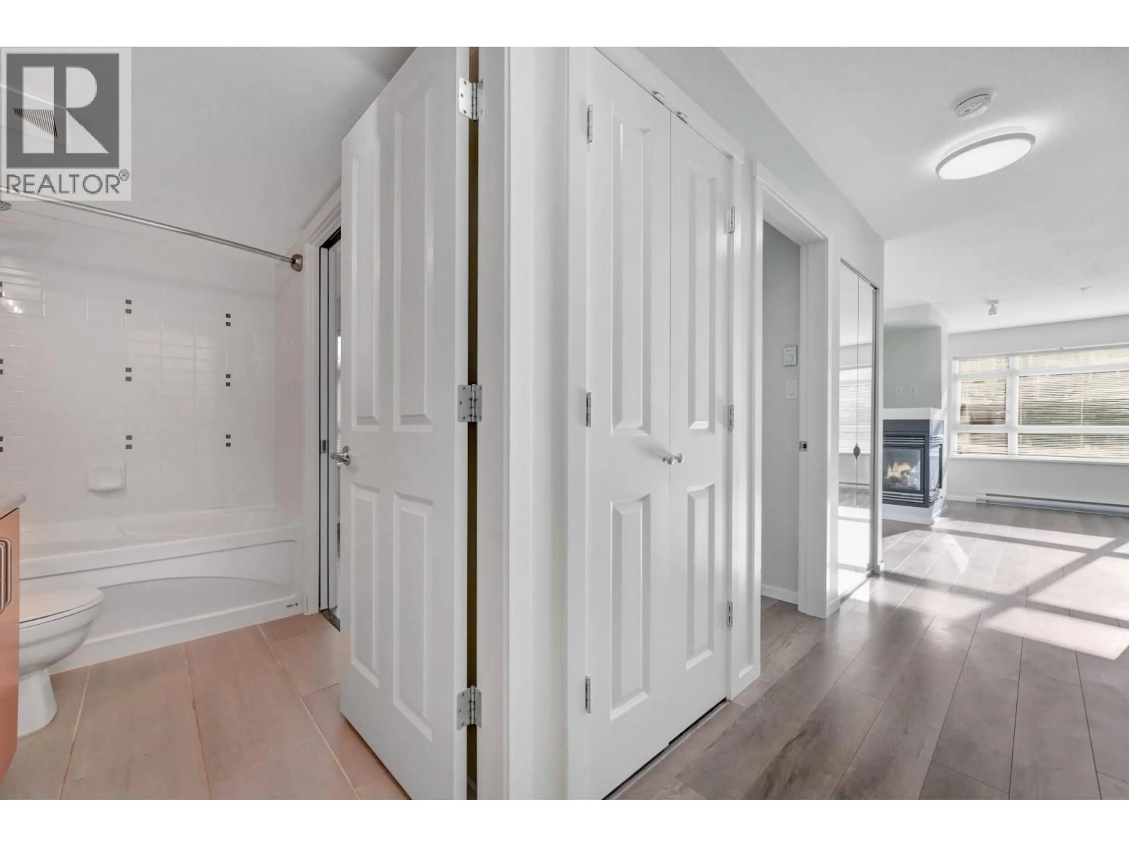 Indoor entryway for 101 - 3142 ST JOHNS STREET, Port Moody British Columbia V3H5E5