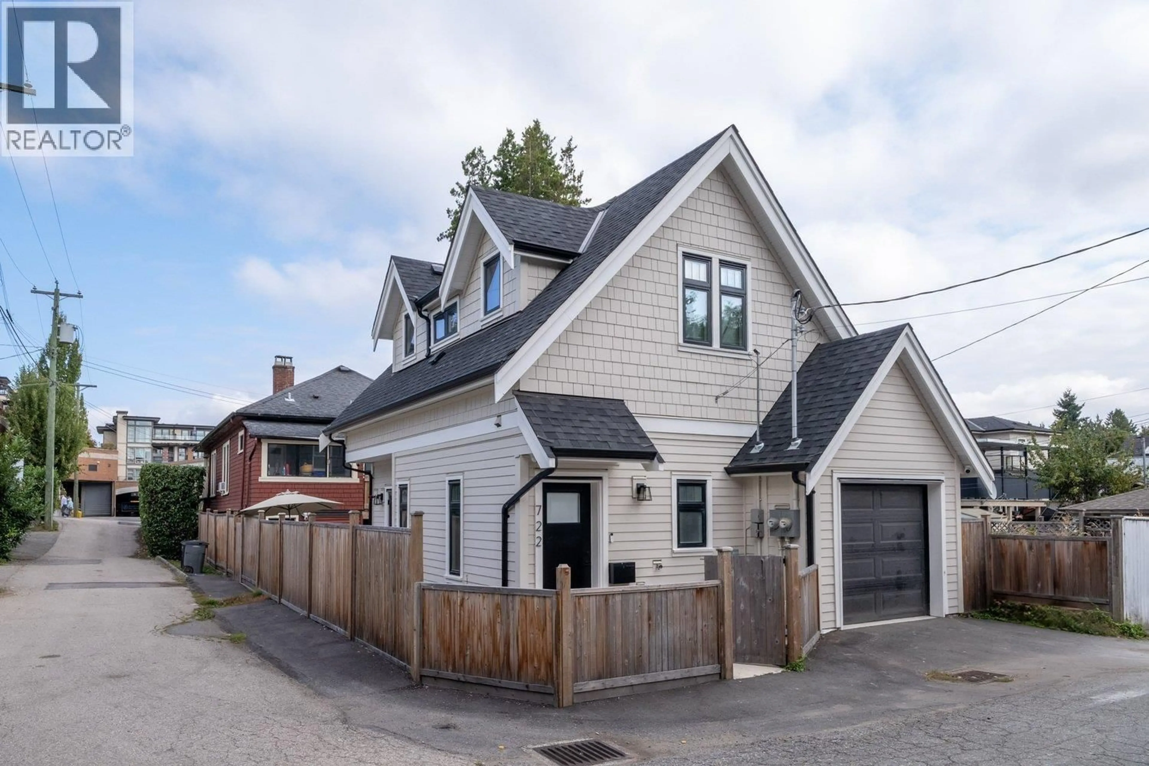 Home with brick exterior material, street for 720 30TH AVENUE, Vancouver British Columbia V5V2V9