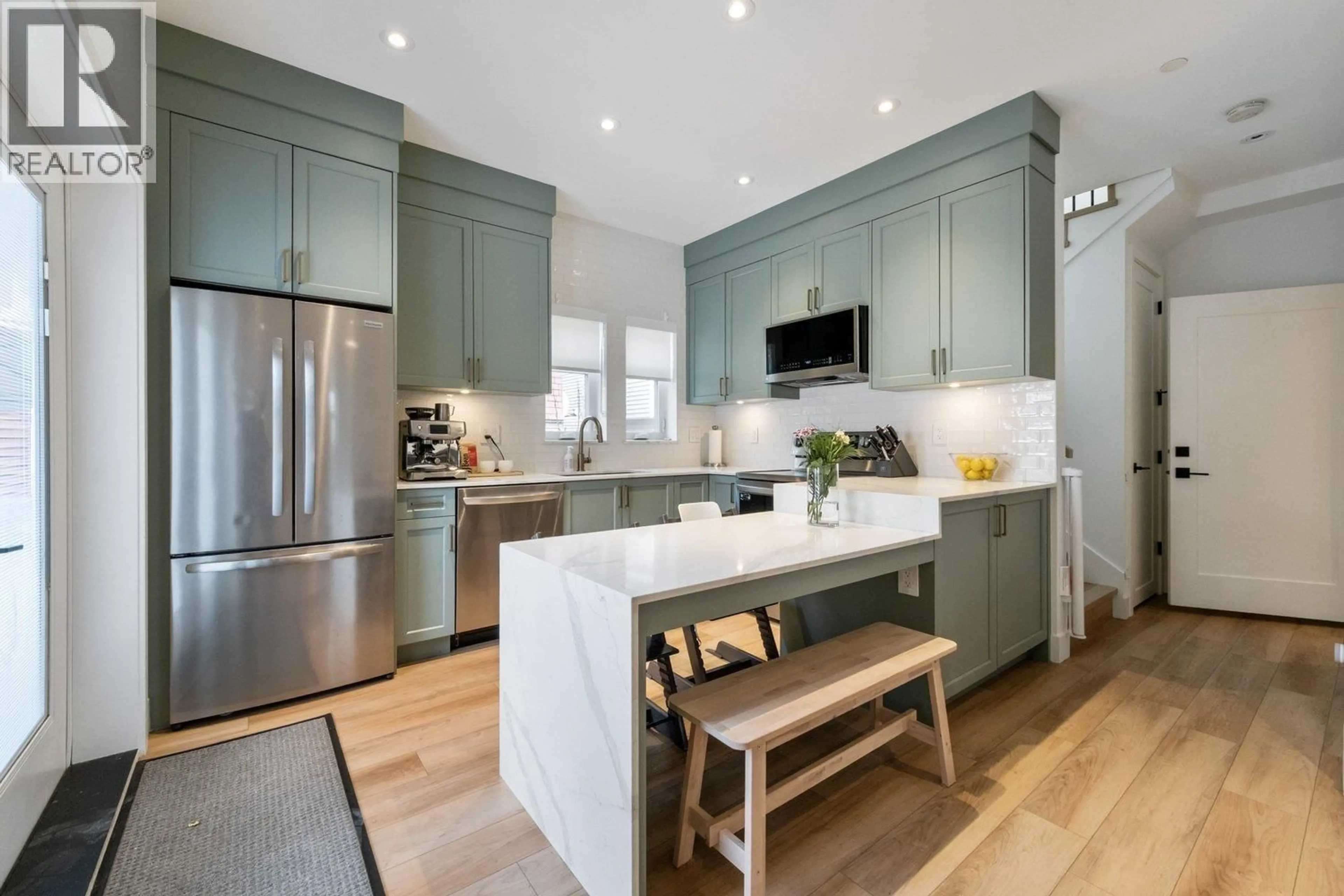 Open concept kitchen, unknown for 720 30TH AVENUE, Vancouver British Columbia V5V2V9