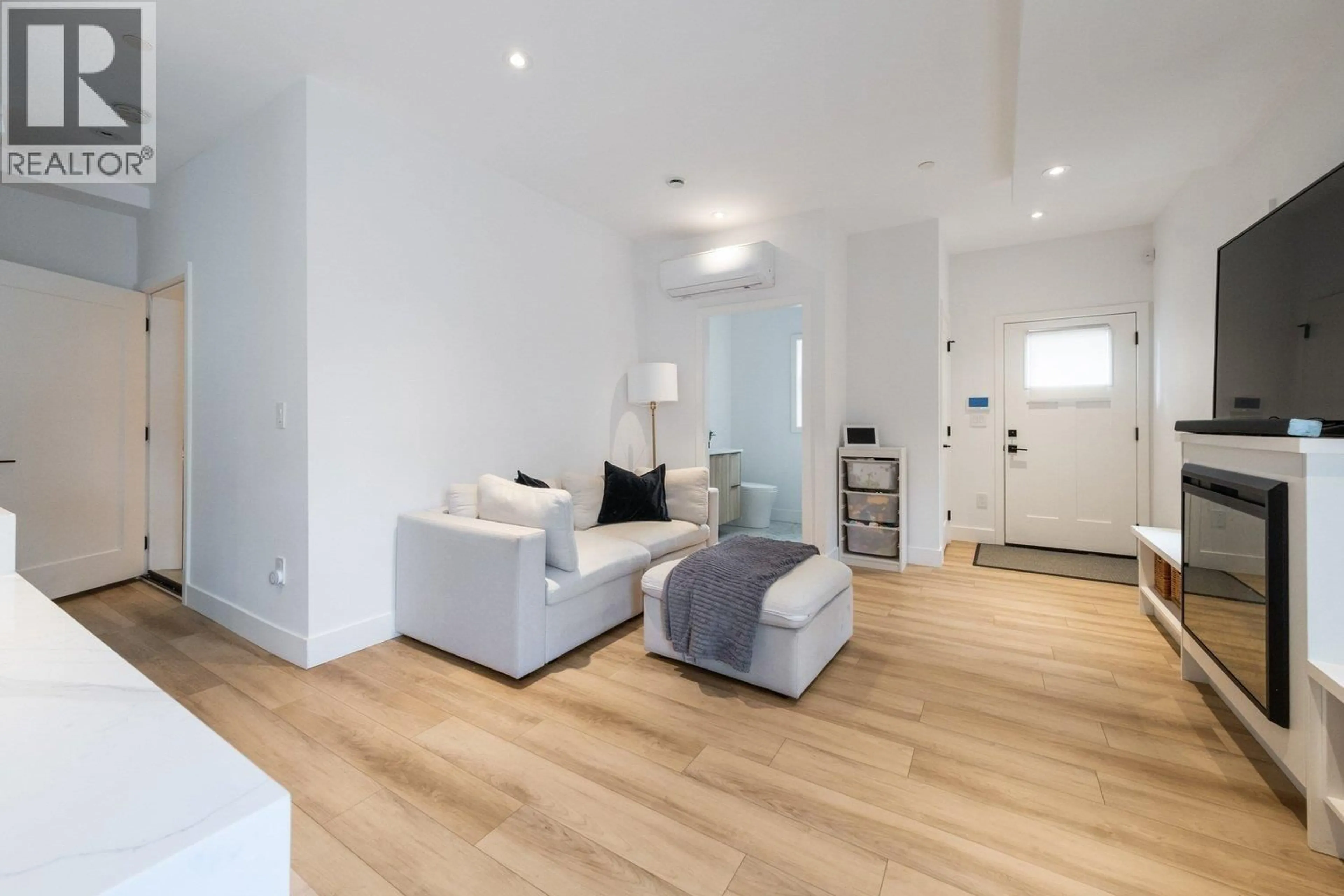 Unknown for 720 30TH AVENUE, Vancouver British Columbia V5V2V9