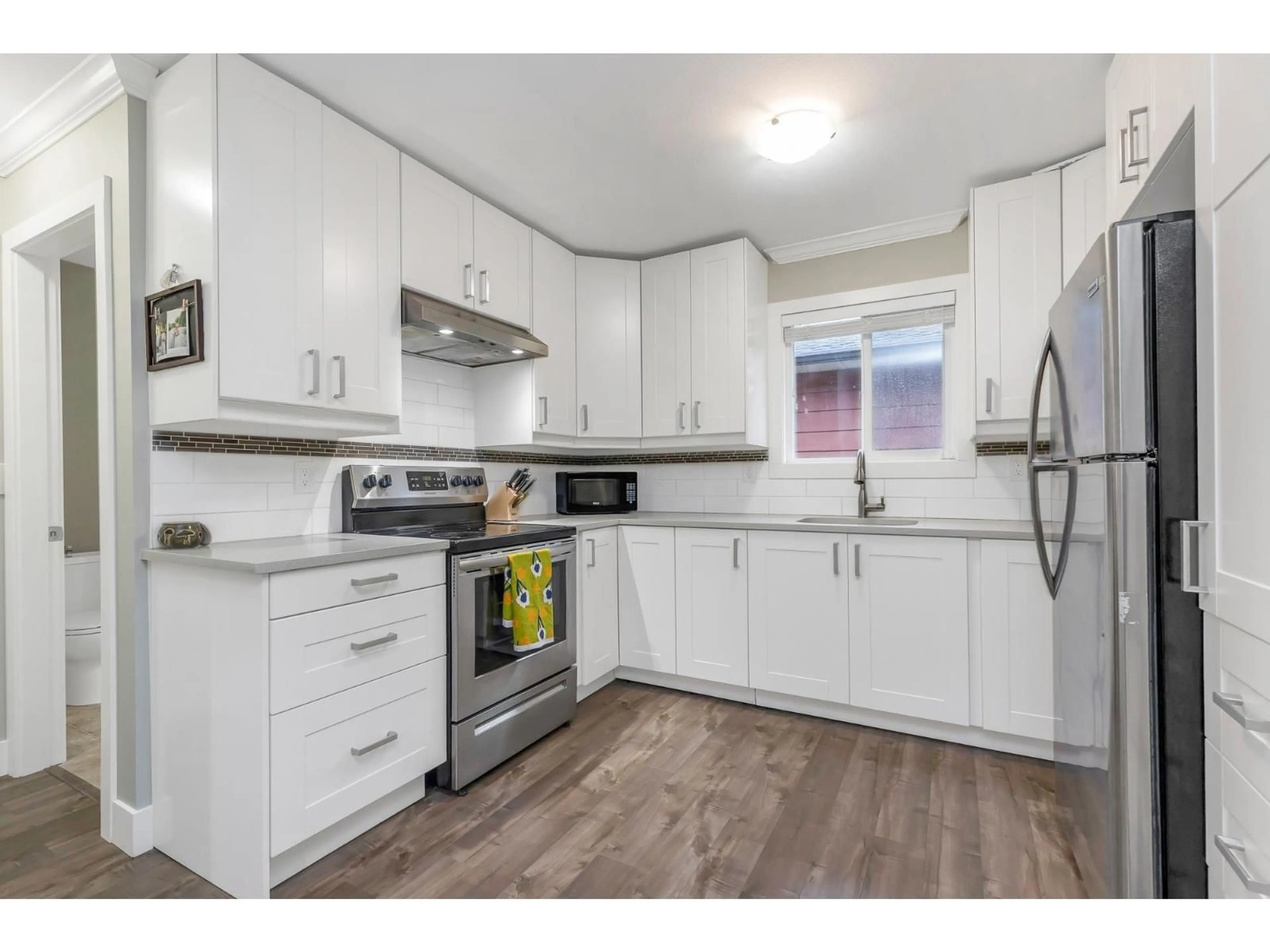 Standard kitchen, wood/laminate floor for 29 - 5648 VEDDER ROAD, Chilliwack British Columbia V2R3M8