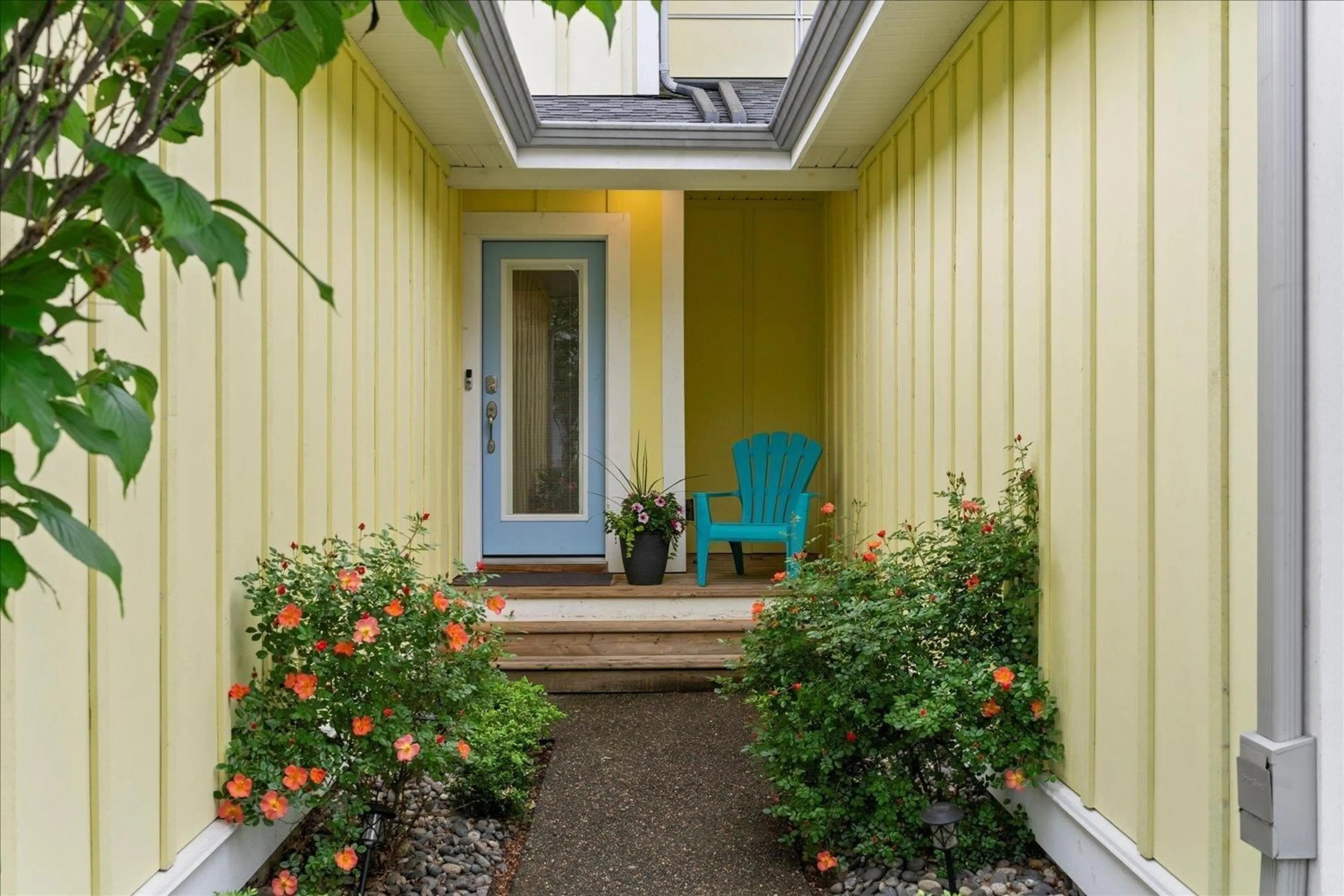 Indoor entryway for 8 - 44849 ANGLERS BOULEVARD, Chilliwack British Columbia V2R0Y4