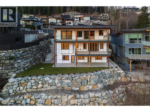 2216 WINDSAIL PLACE, Squamish 3