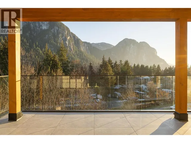 2216 WINDSAIL PLACE, Squamish 4